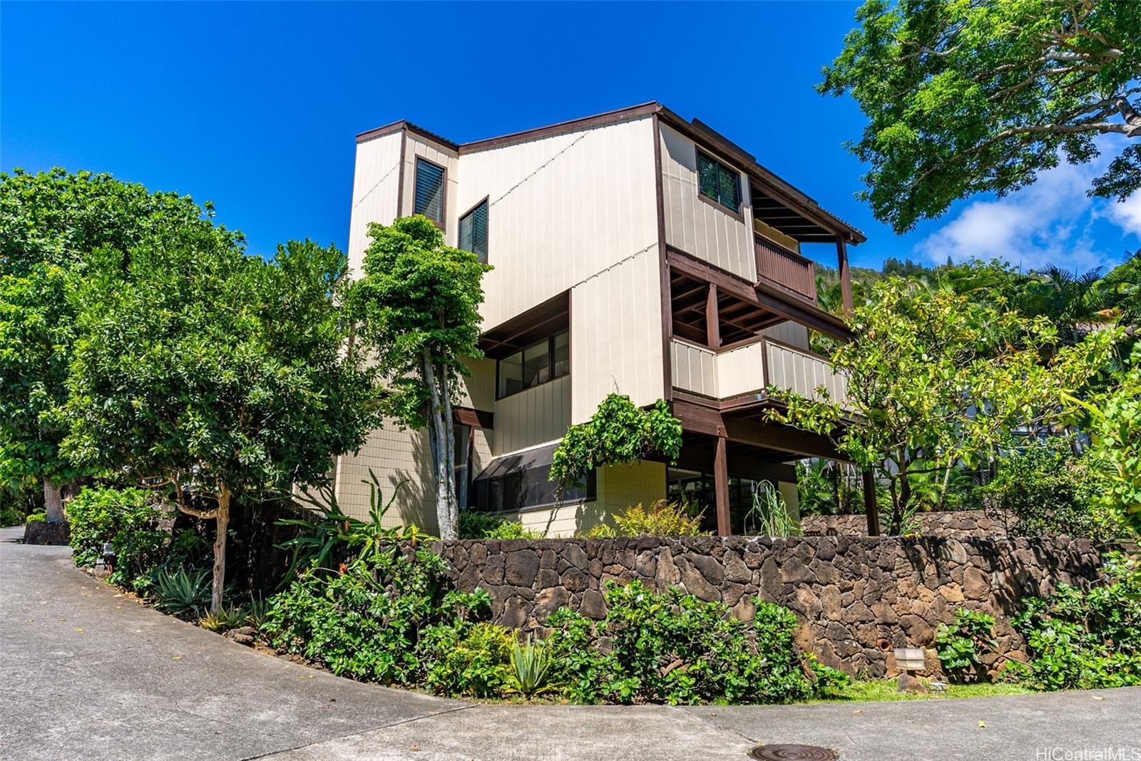 2817 Manoa Road #B, Honolulu, HI 96822