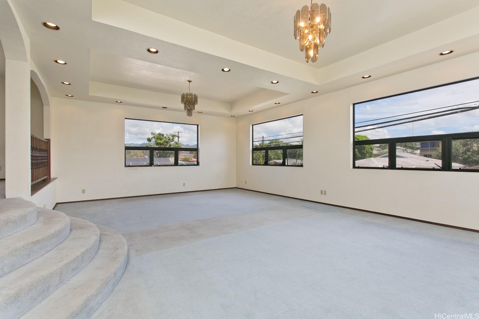 1302 Haloa Drive Honolulu, HI 96818