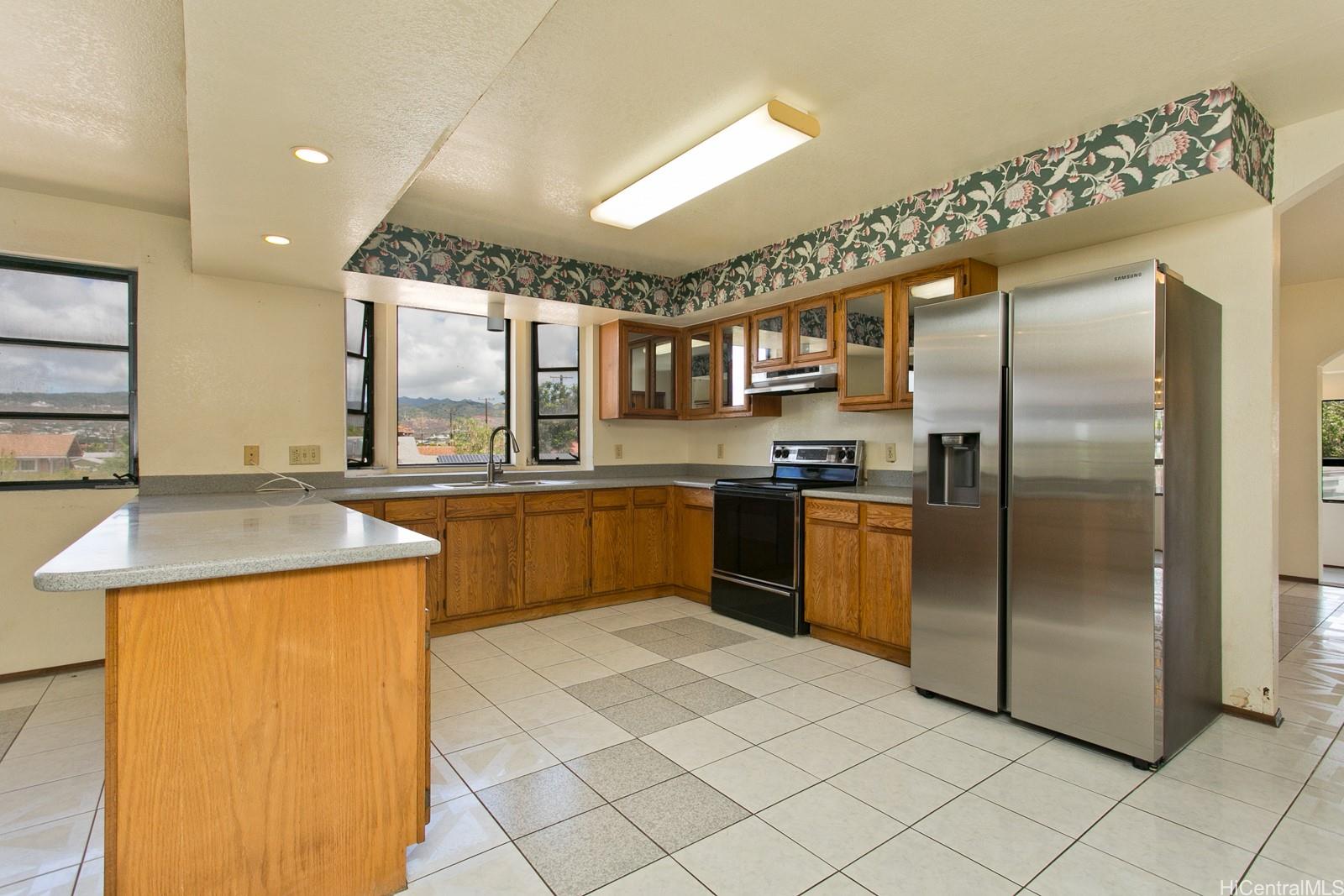 1302 Haloa Drive Honolulu, HI 96818