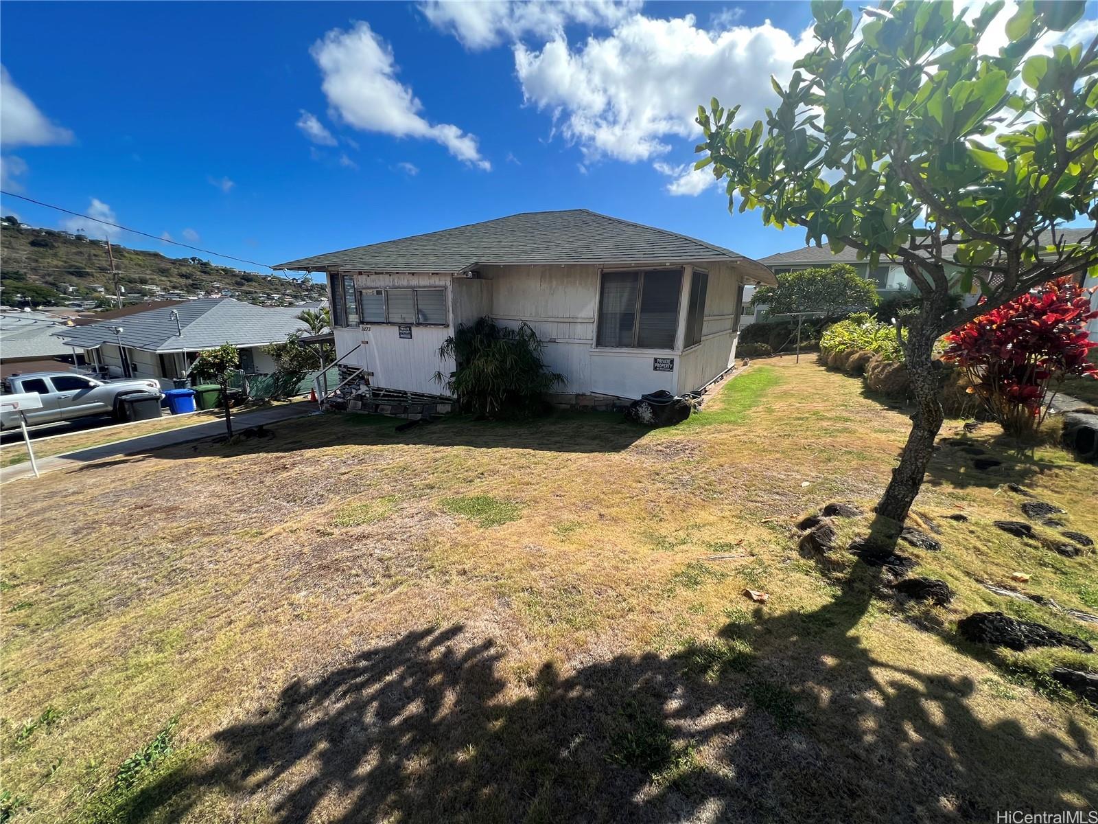 3273 Kilihune Place Honolulu, HI 96816