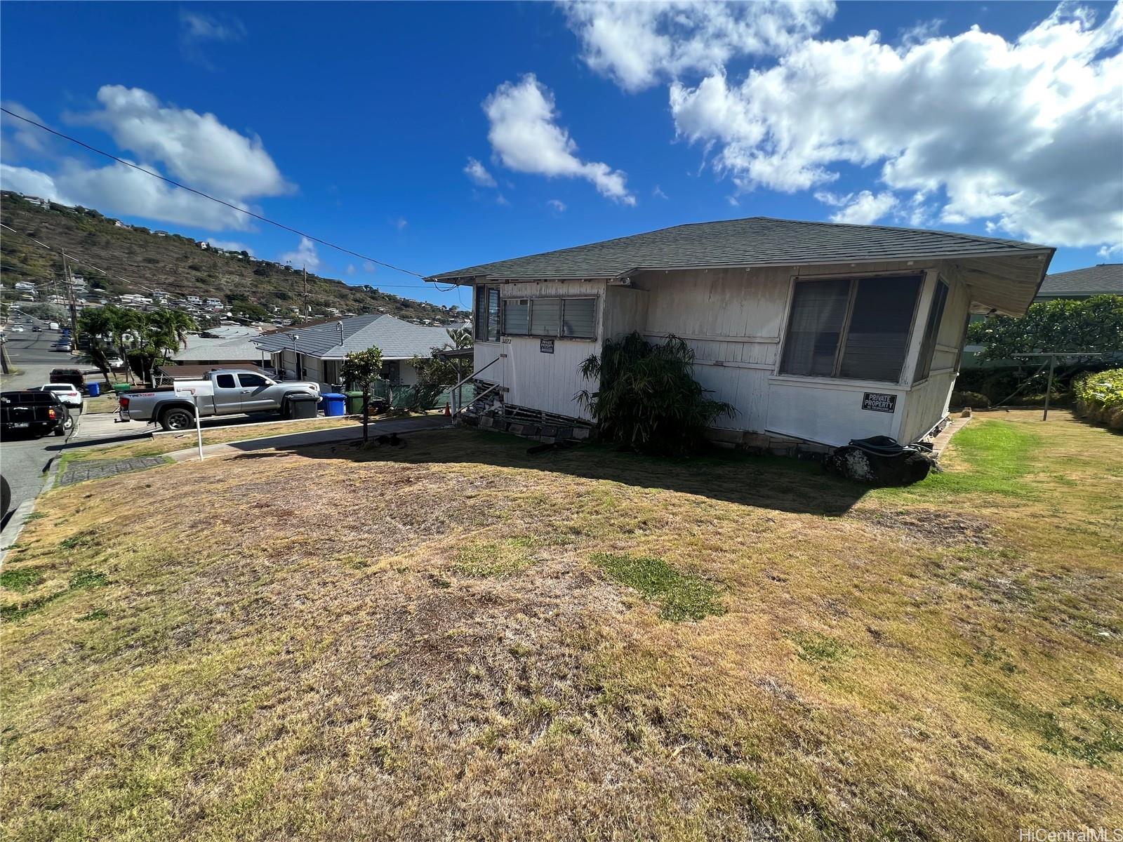 3273 Kilihune Place Honolulu, HI 96816