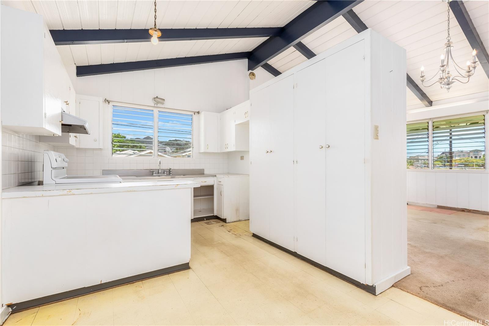 2015 Kealoha Street Honolulu, HI 96819