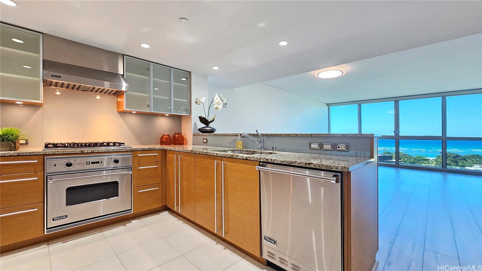 1177 Queen Street #1902, Honolulu, HI 96814