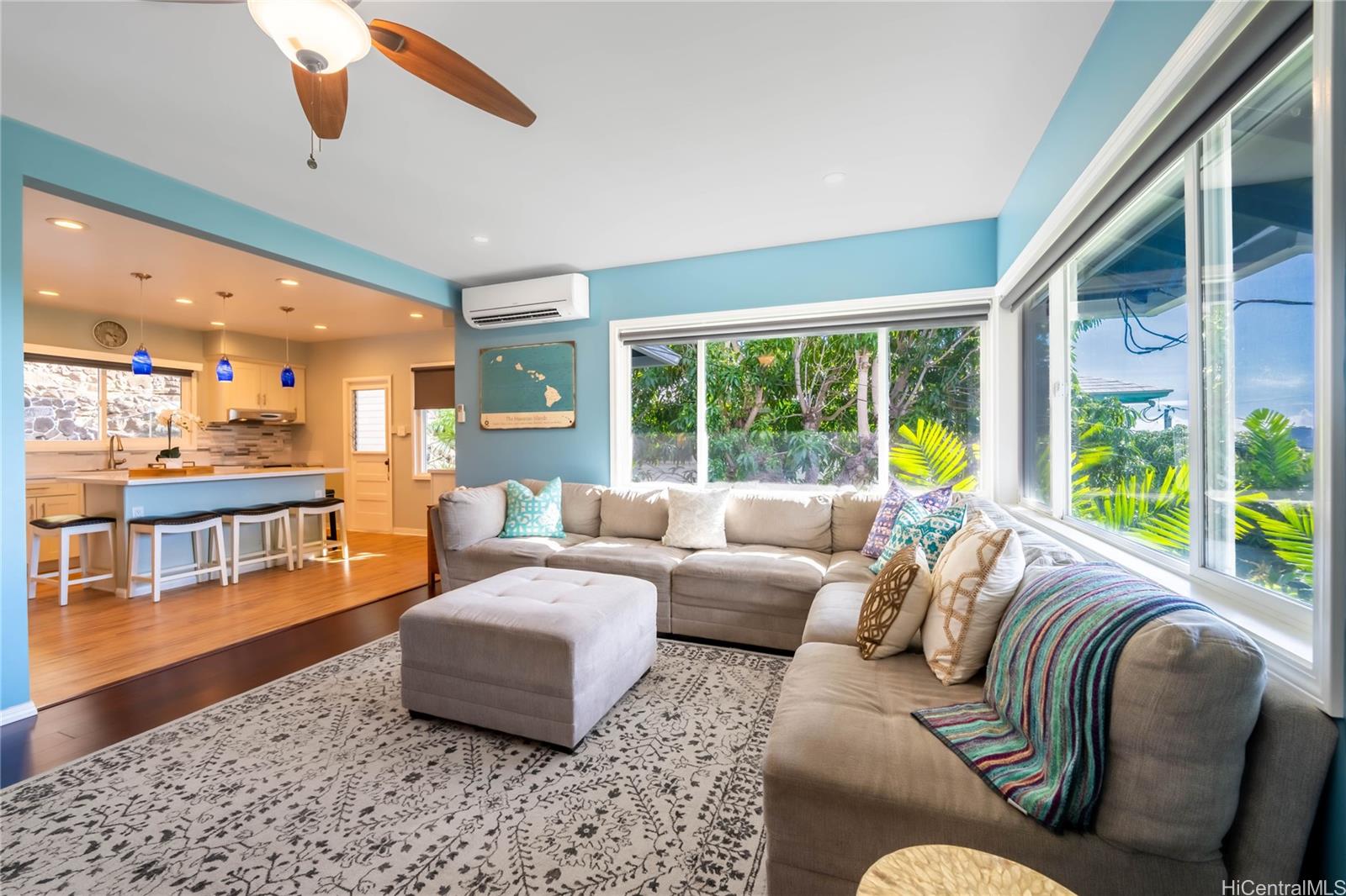 1529 Mokuna Place Honolulu, HI 96816