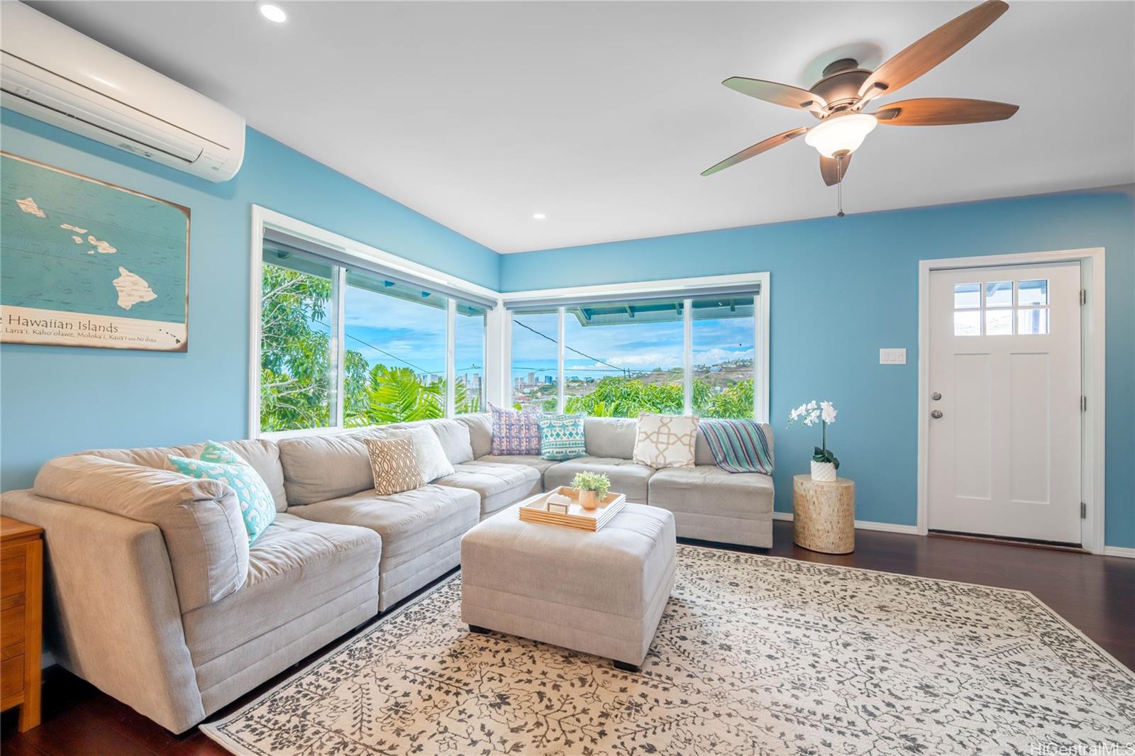 1529 Mokuna Place Honolulu, HI 96816