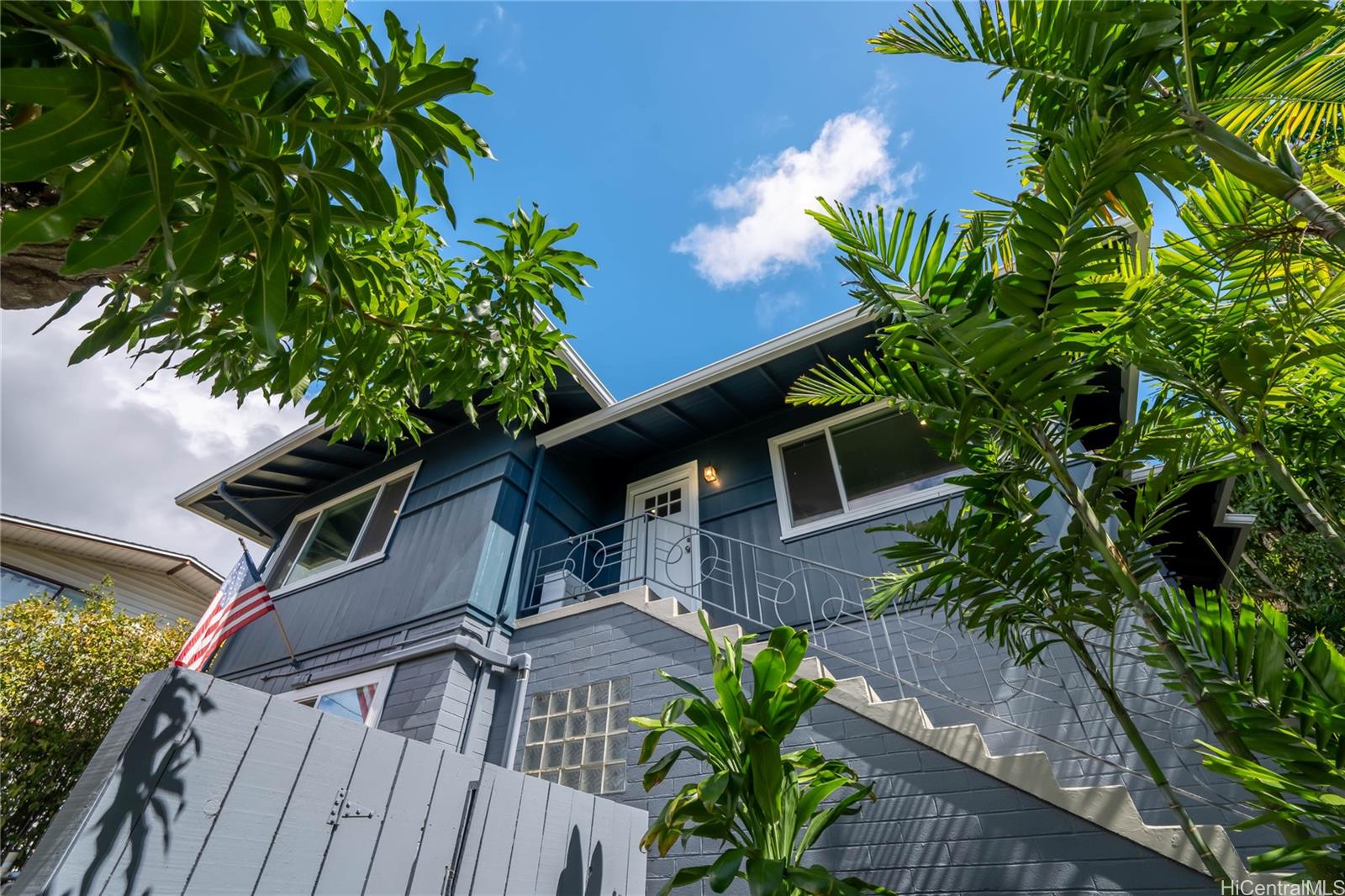 1529 Mokuna Place Honolulu, HI 96816