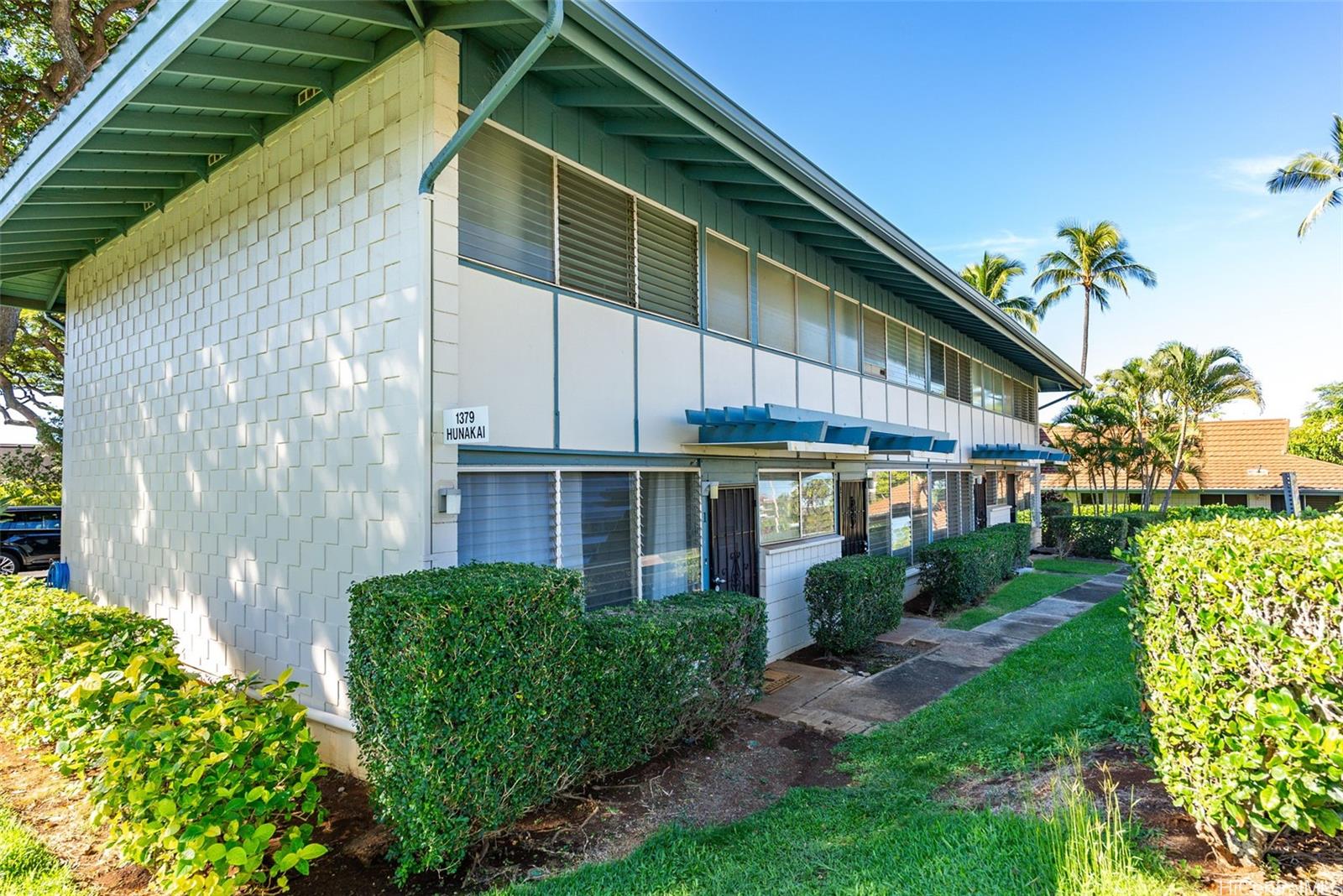 1379 Hunakai Street #62, Honolulu, HI 96816