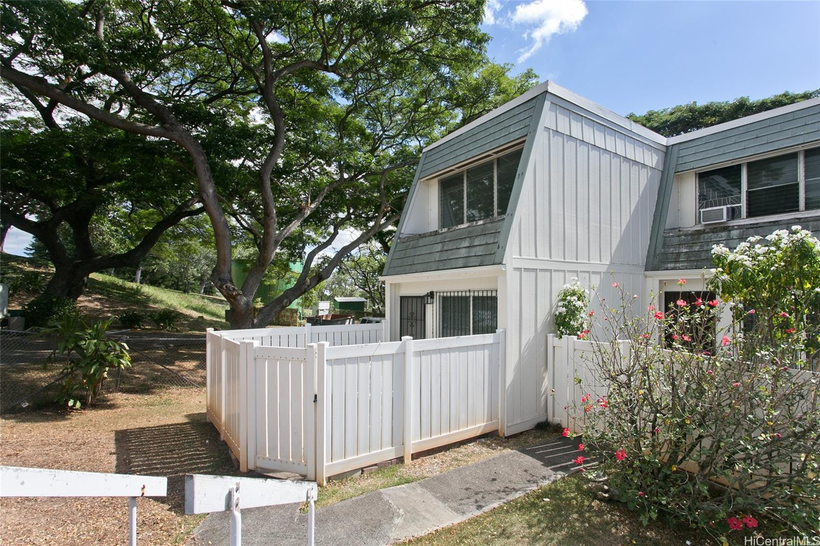 98-733 Kaonohi Street #A, Aiea, HI 96701