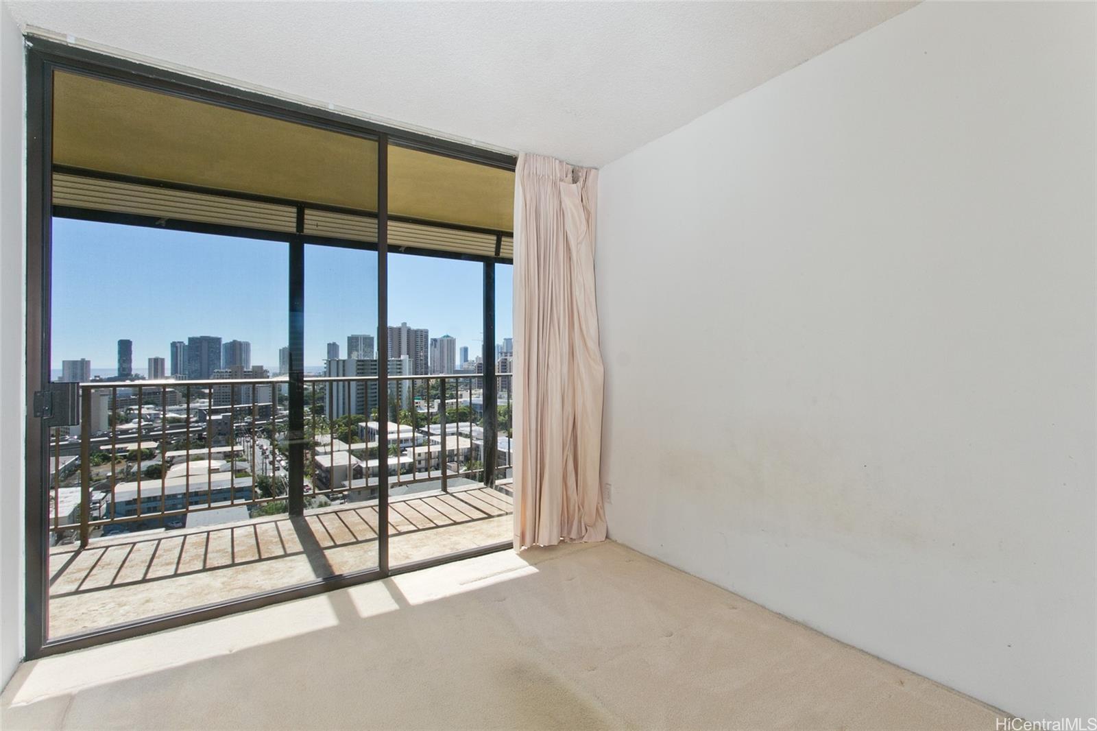 1561 Pensacola Street #1606, Honolulu, HI 96822