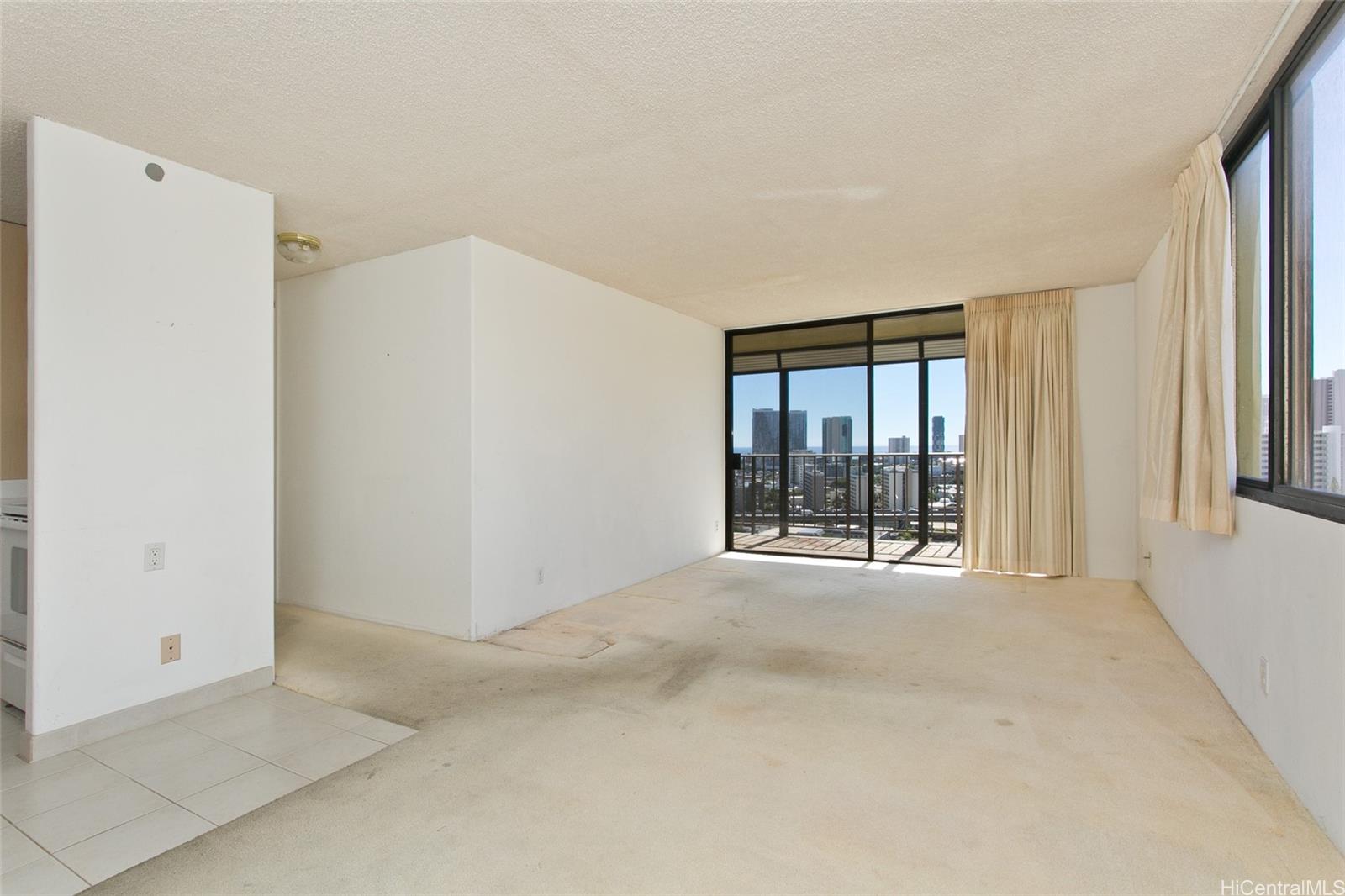 1561 Pensacola Street #1606, Honolulu, HI 96822