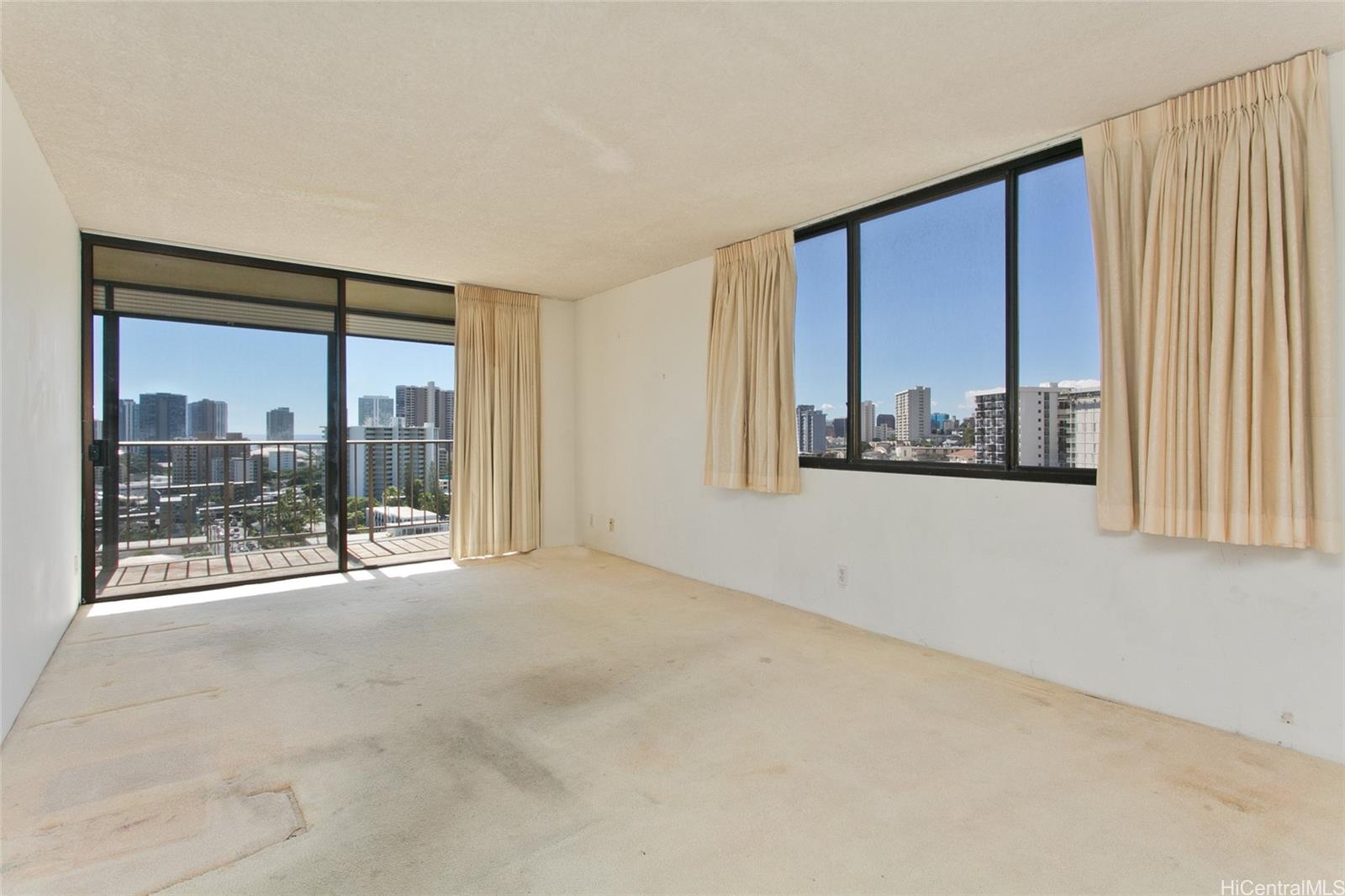 1561 Pensacola Street #1606, Honolulu, HI 96822