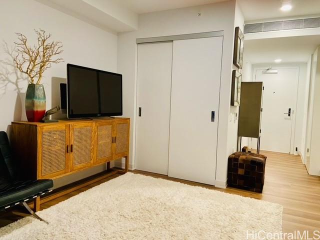 987 Queen Street #3506, Honolulu, HI 96814