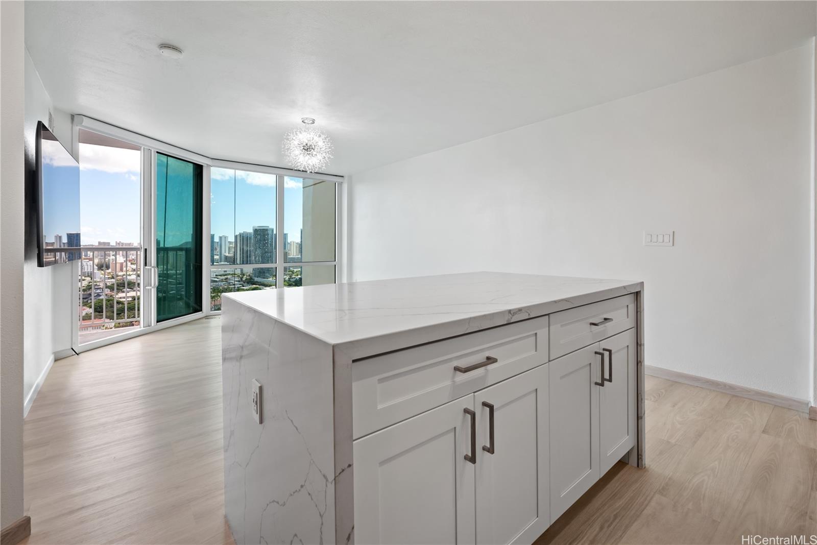 801 King Street #3301, Honolulu, HI 96813