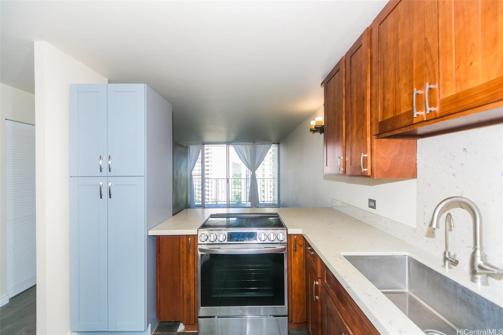 1128 Ala Napunani Street #1107, Honolulu, HI 96818