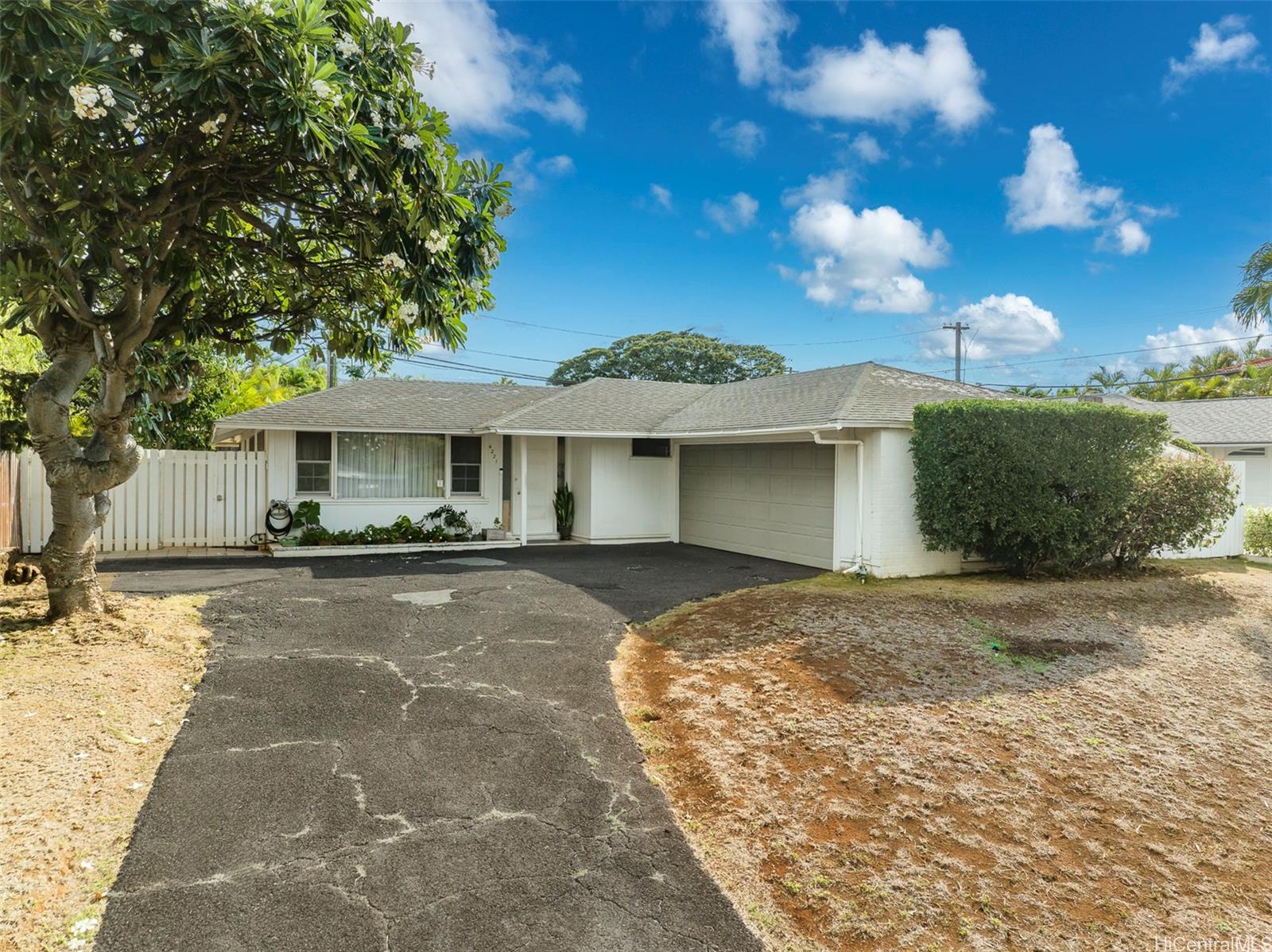 4221 Amau Street Honolulu, HI 96816