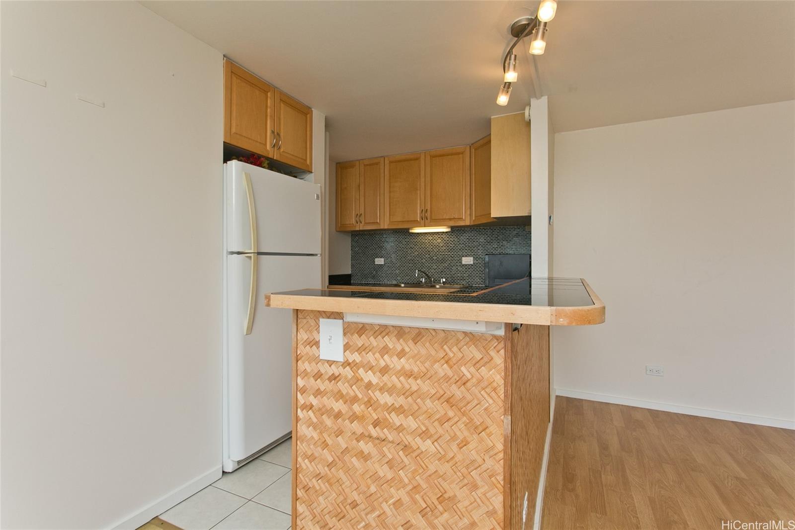 2525 Date Street #3705, Honolulu, HI 96826