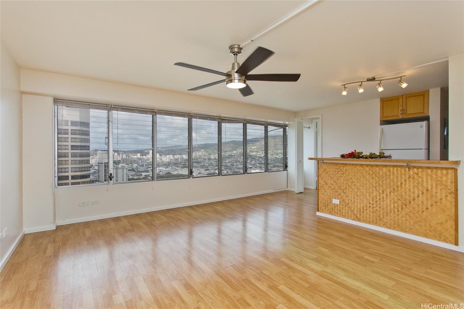 2525 Date Street #3705, Honolulu, HI 96826