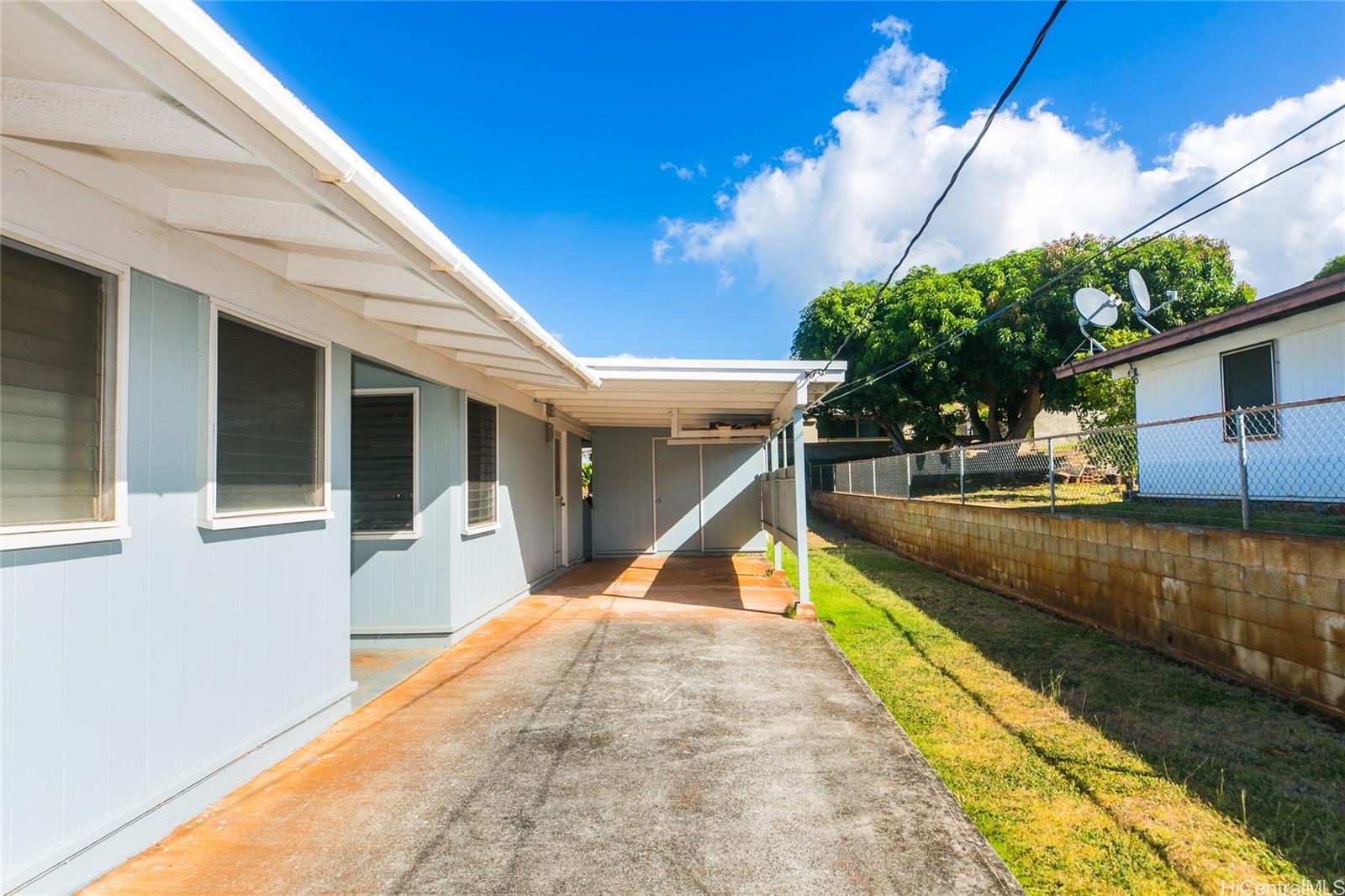 99-546 Pualaa Street Aiea, HI 96701