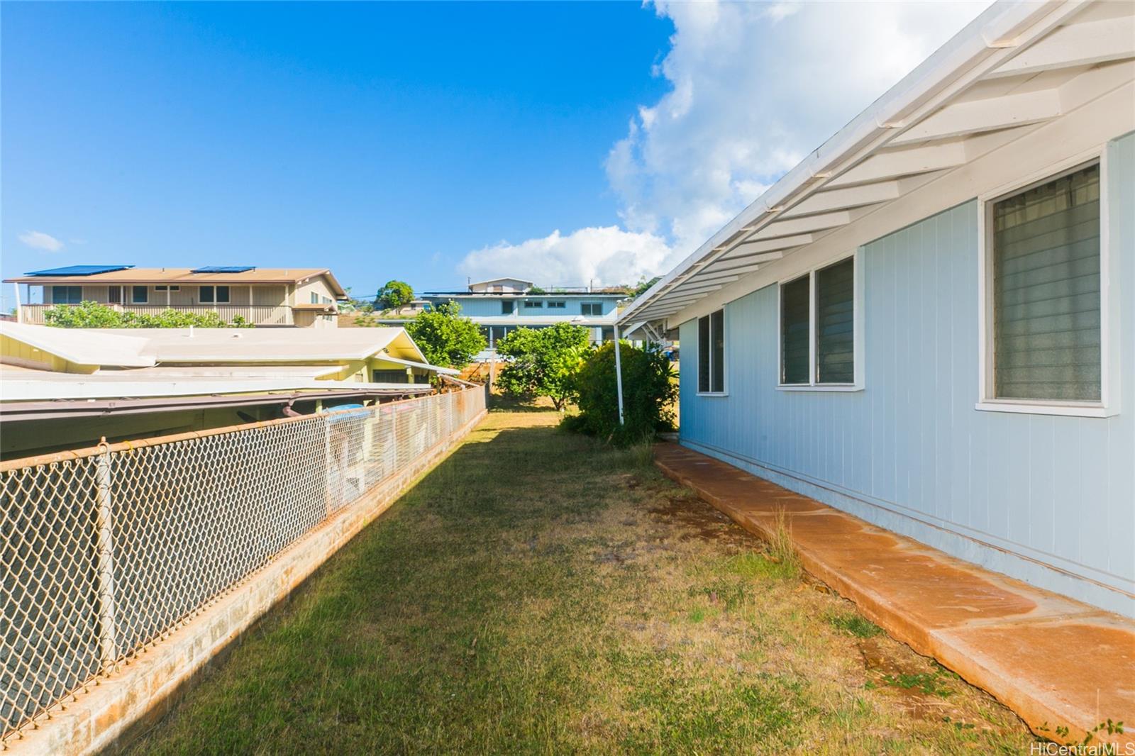 99-546 Pualaa Street Aiea, HI 96701