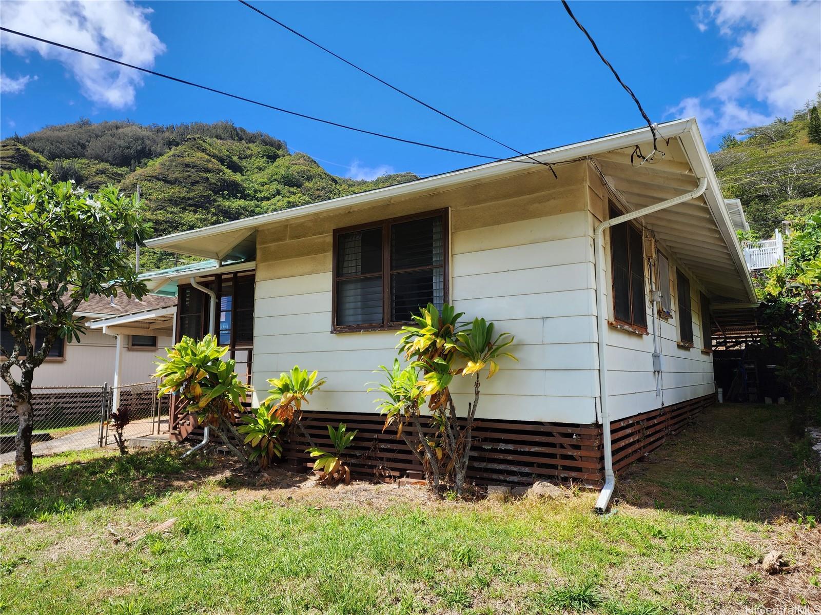 2526 Gardenia Street Honolulu, HI 96816