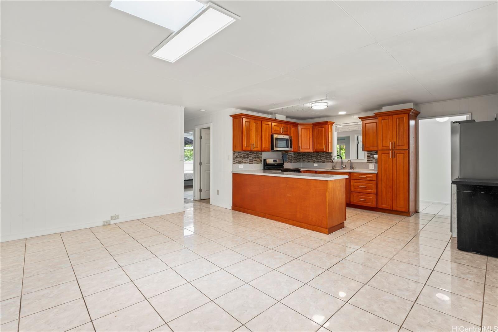 2828 Kalihi Street #5, Honolulu, HI 96819