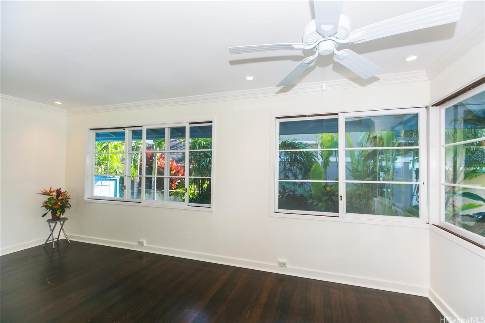 2977 Manoa Road Honolulu, HI 96822