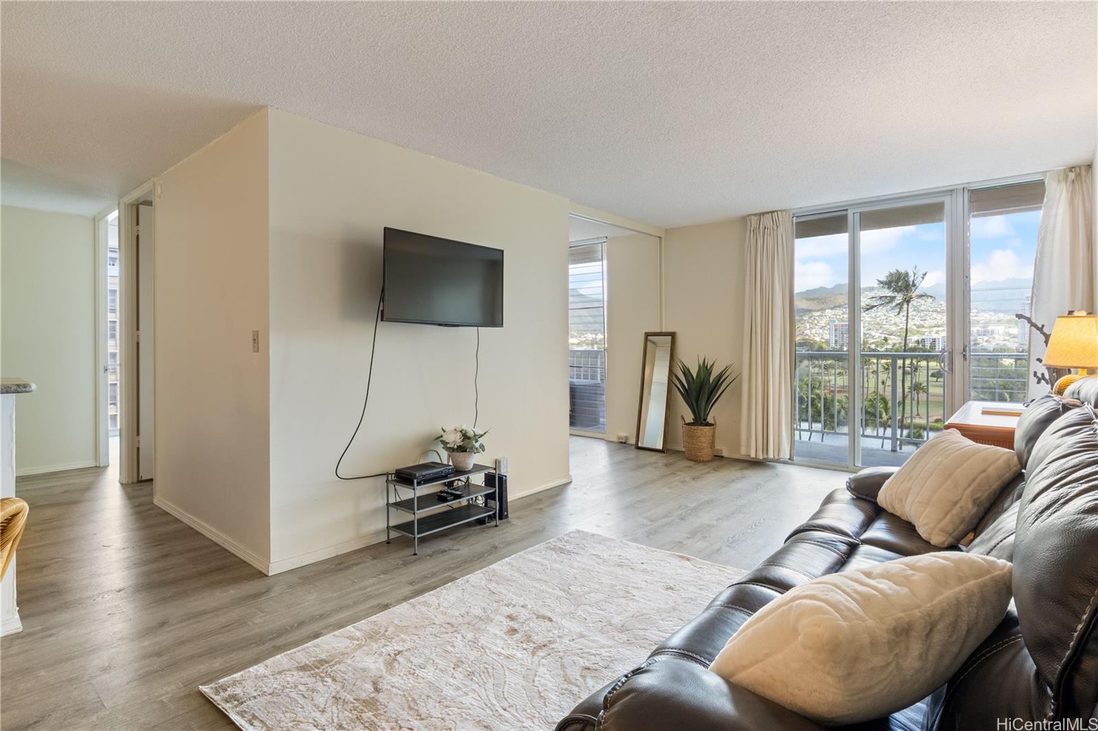 2452 Tusitala Street #806, Honolulu, HI 96815