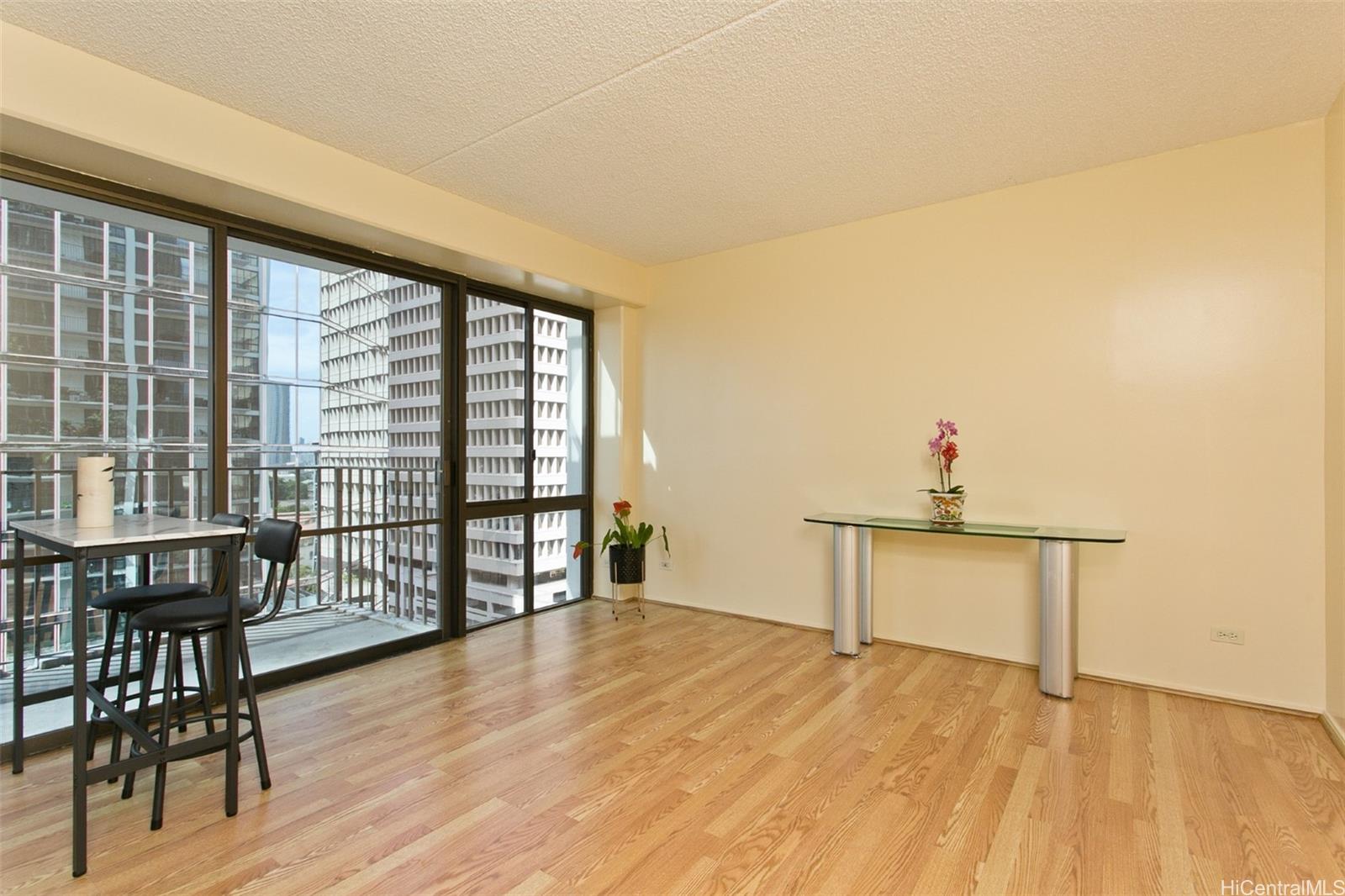 225 Queen Street #12C, Honolulu, HI 96813