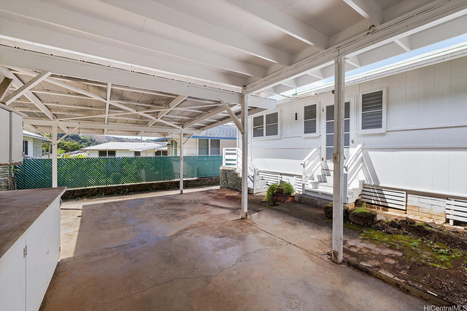 2587 Pauoa Road Honolulu, HI 96813