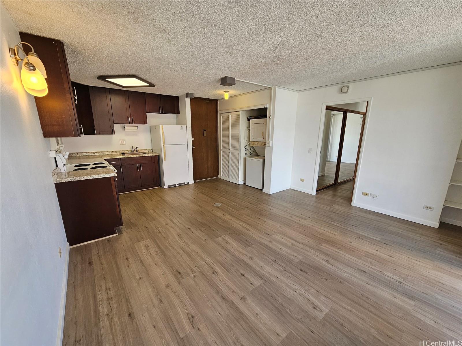 2754 Kuilei Street #1102, Honolulu, HI 96826