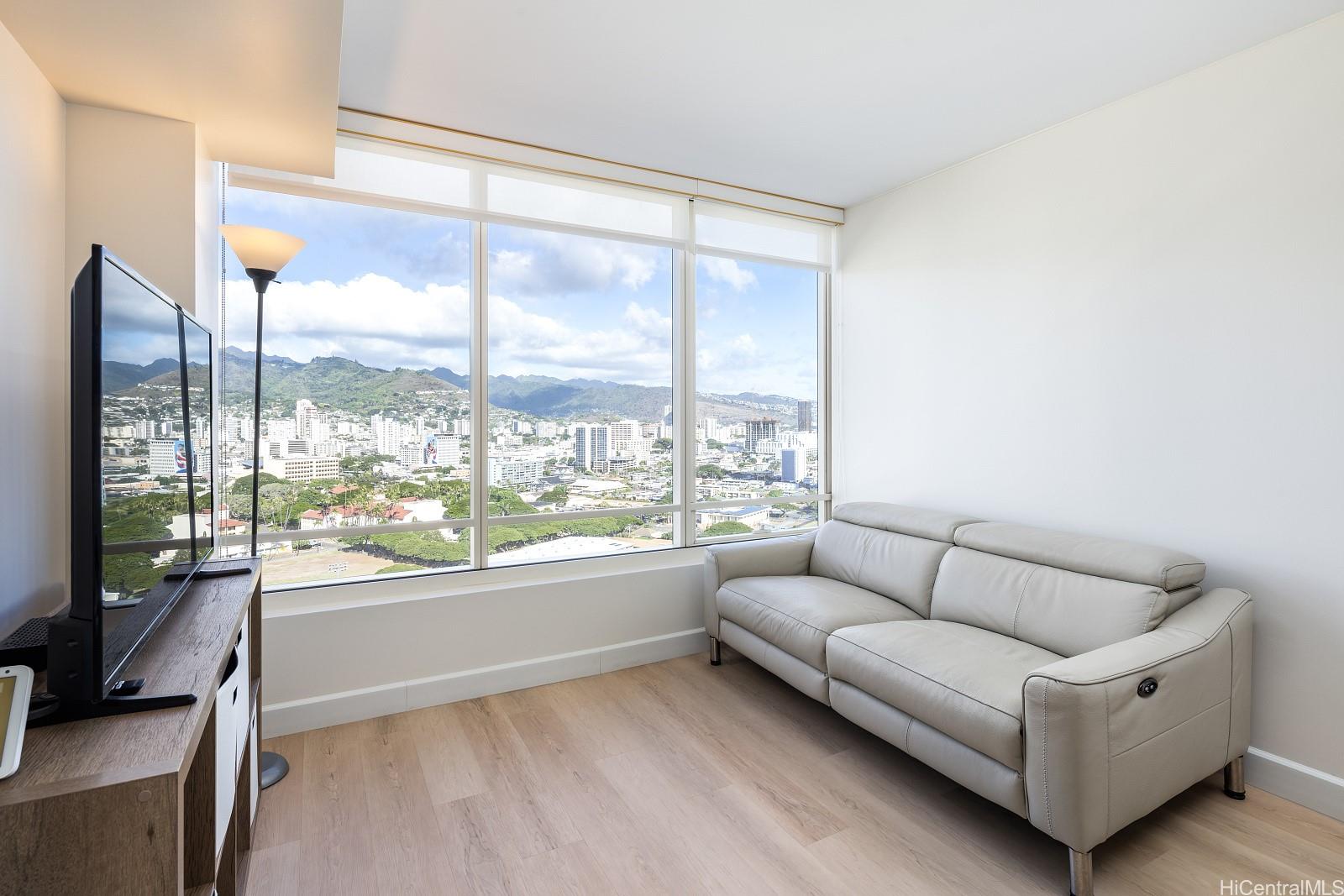 1009 Kapiolani Boulevard #2612, Honolulu, HI 96814