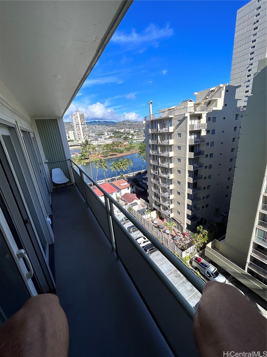 445 Kaiolu Street #1002, Honolulu, HI 96815