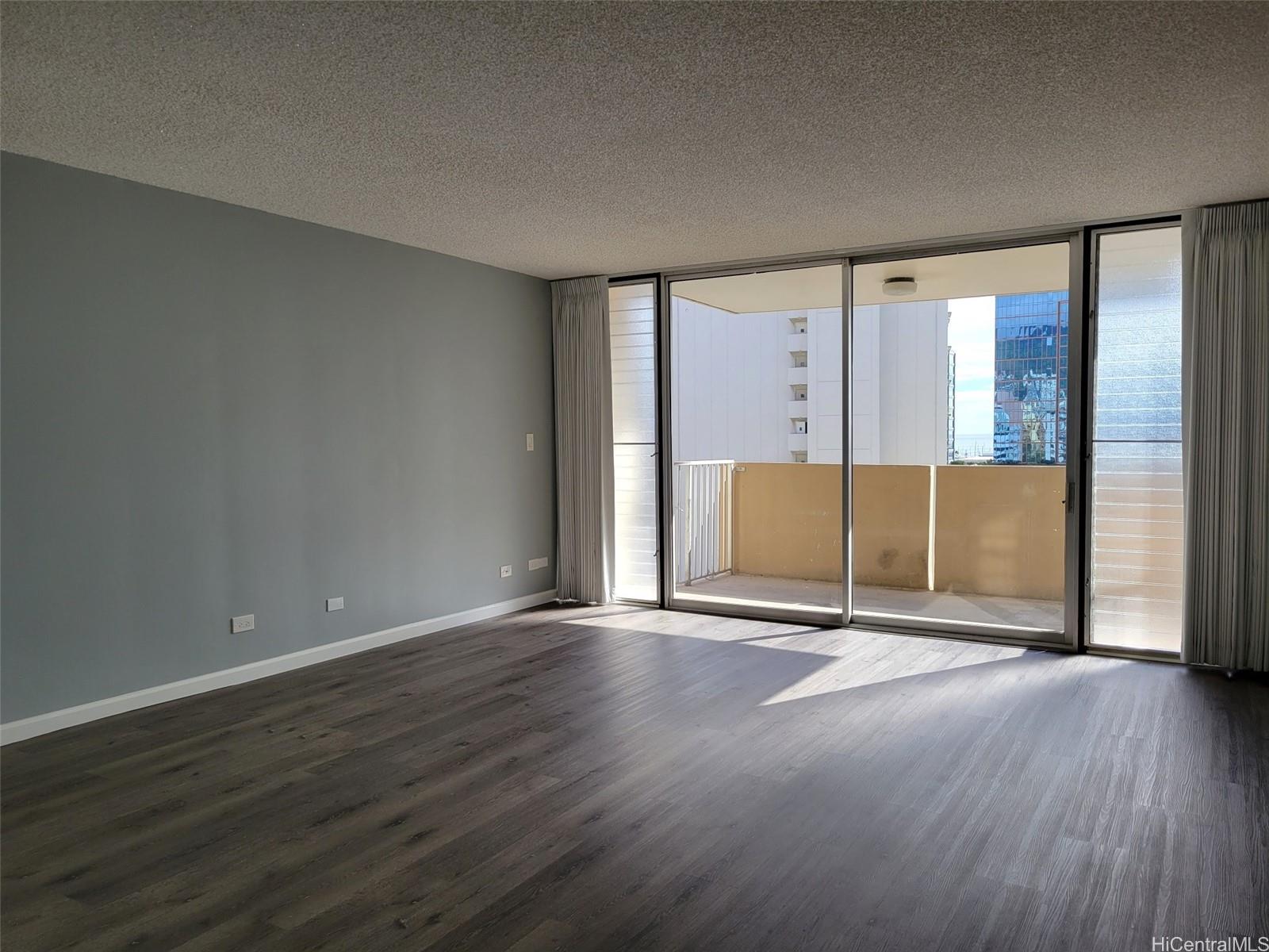 1561 Kanunu Street #1208, Honolulu, HI 96814