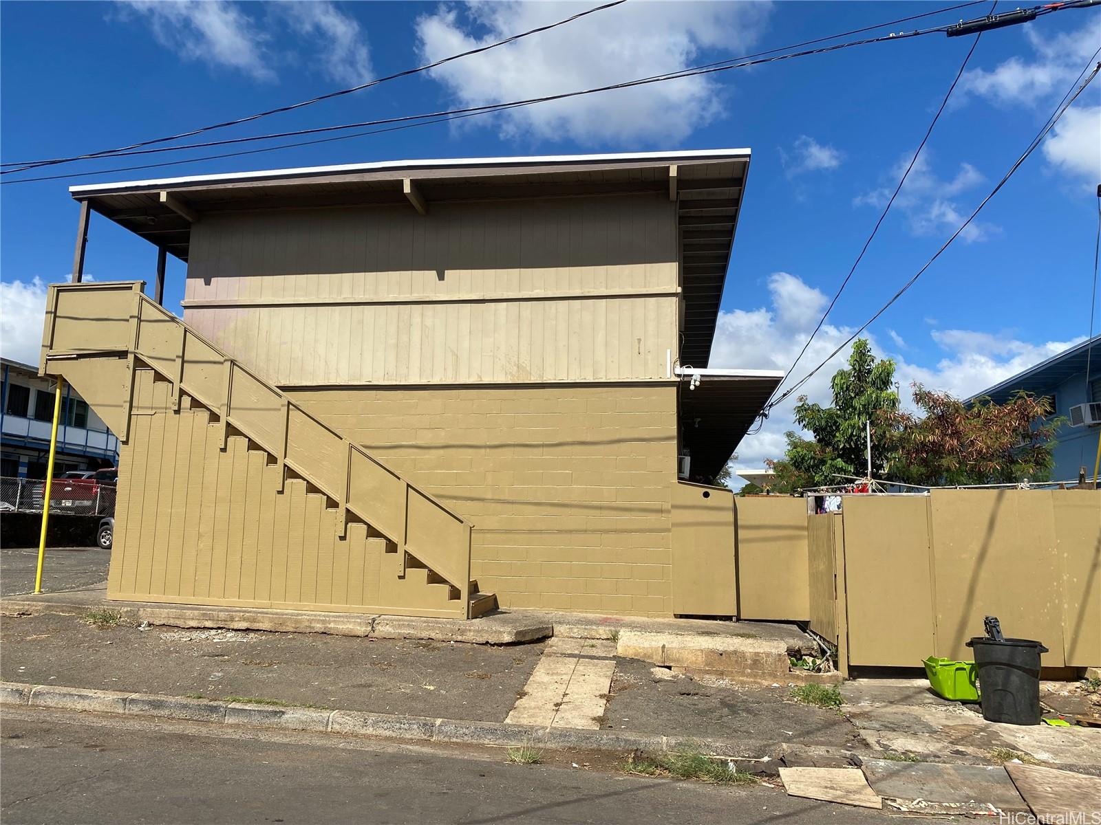 94-246 Aniani Place Waipahu, HI 96797