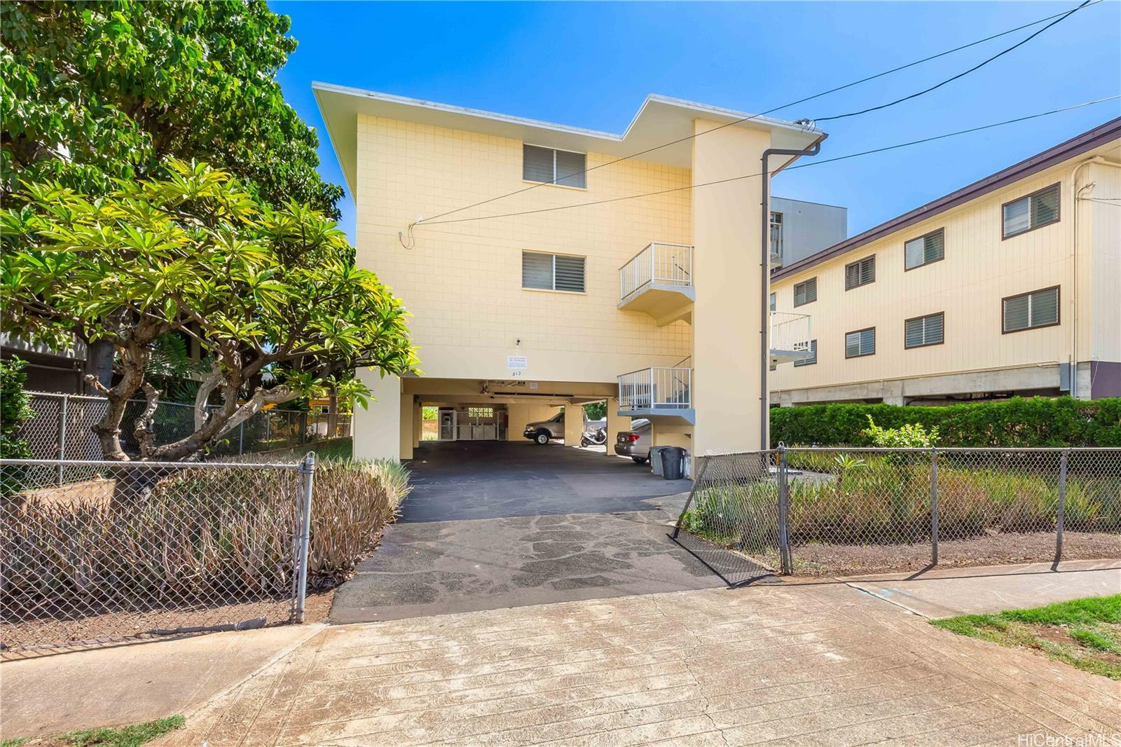 813 Coolidge Street Honolulu, HI 96826