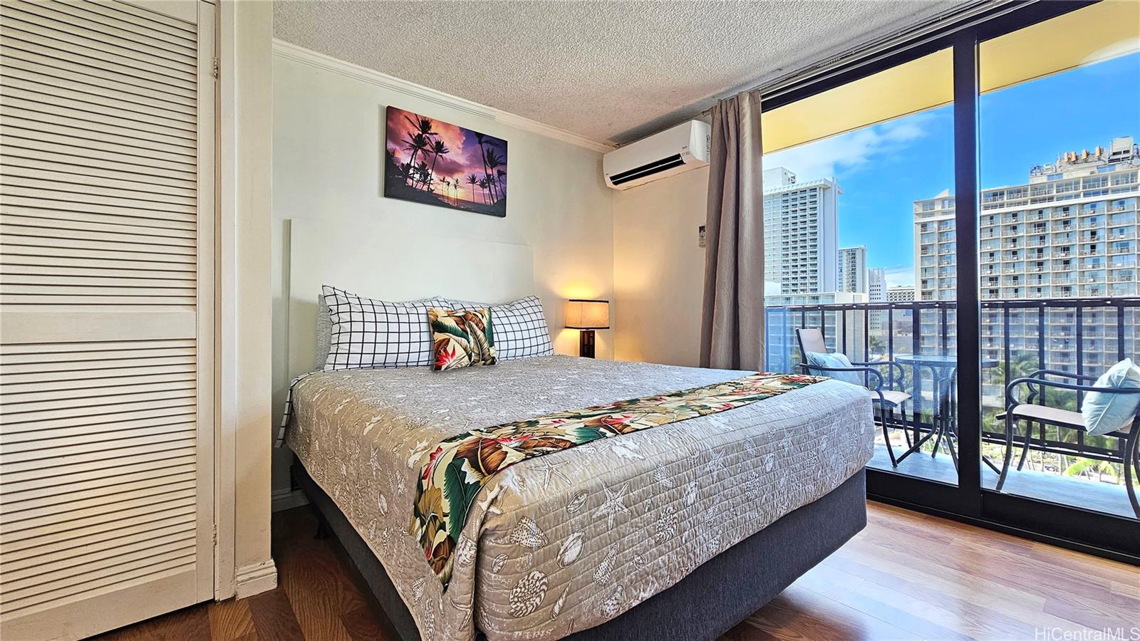 2425 Kuhio Avenue #1205, Honolulu, HI 96815