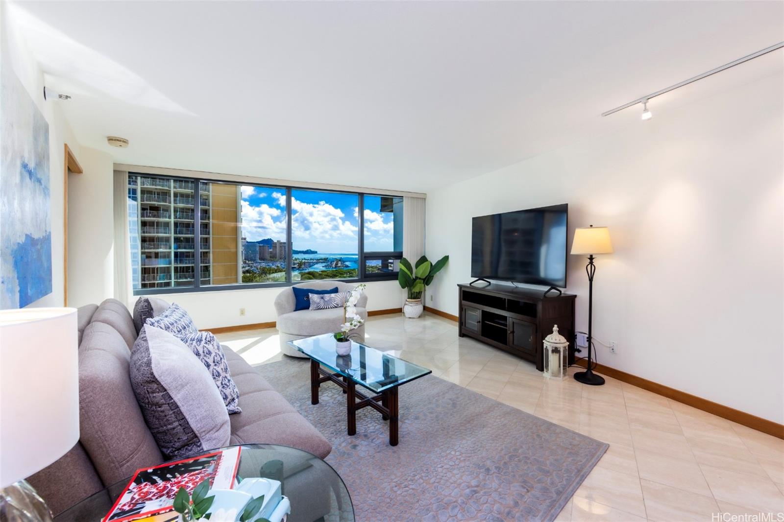 1330 Ala Moana Boulevard #1807, Honolulu, HI 96814