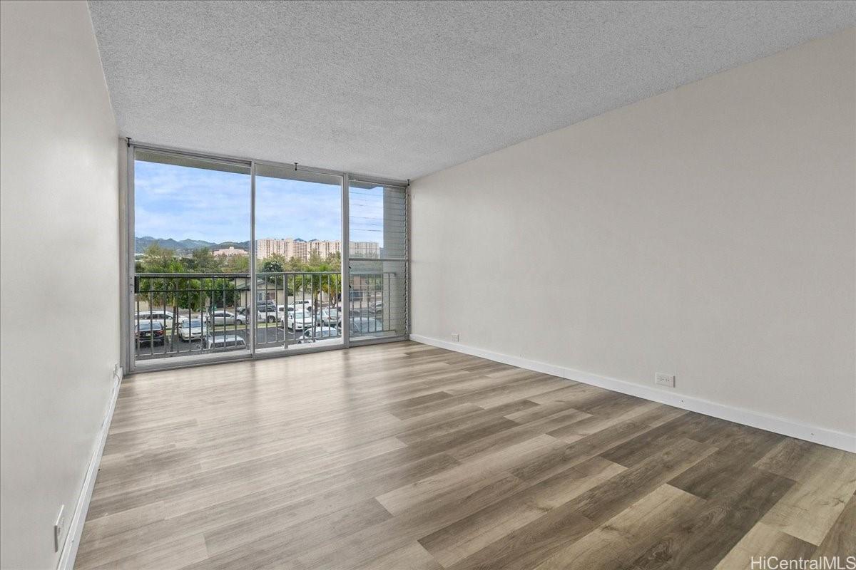 949 Ala Nanala Street #202, Honolulu, HI 96818