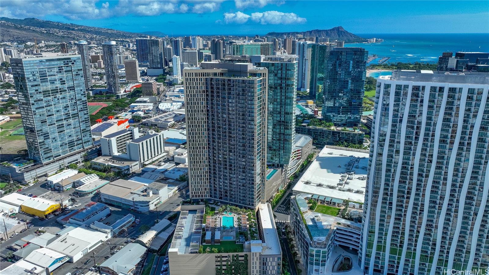 987 Queen Street #1716, Honolulu, HI 96814