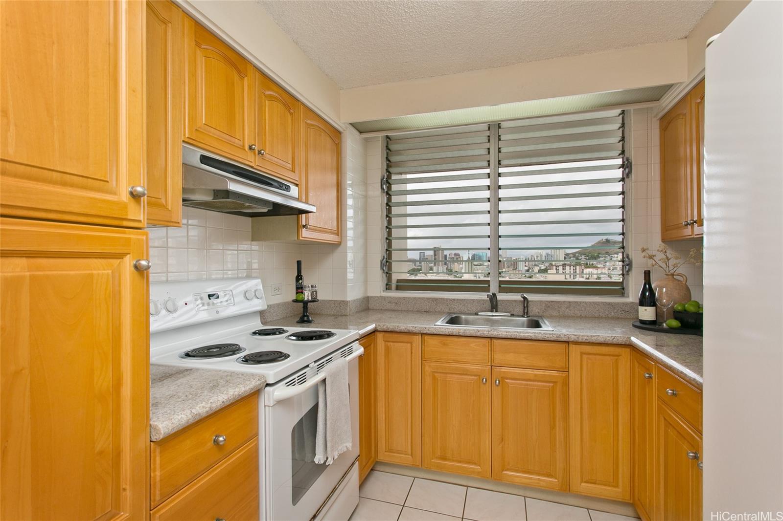 1212 Punahou Street #1503, Honolulu, HI 96826