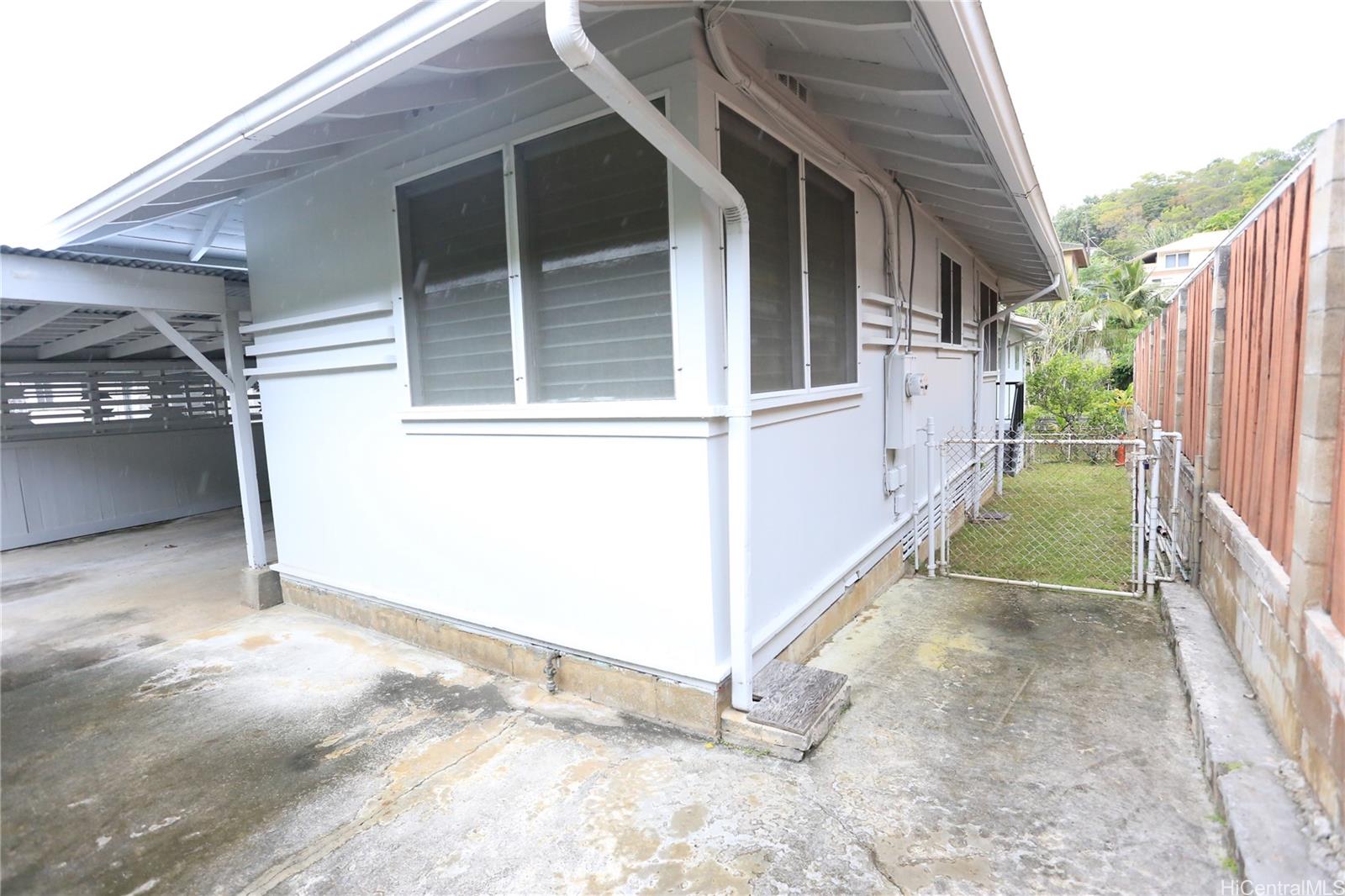 2808 Nihi Street Honolulu, HI 96819