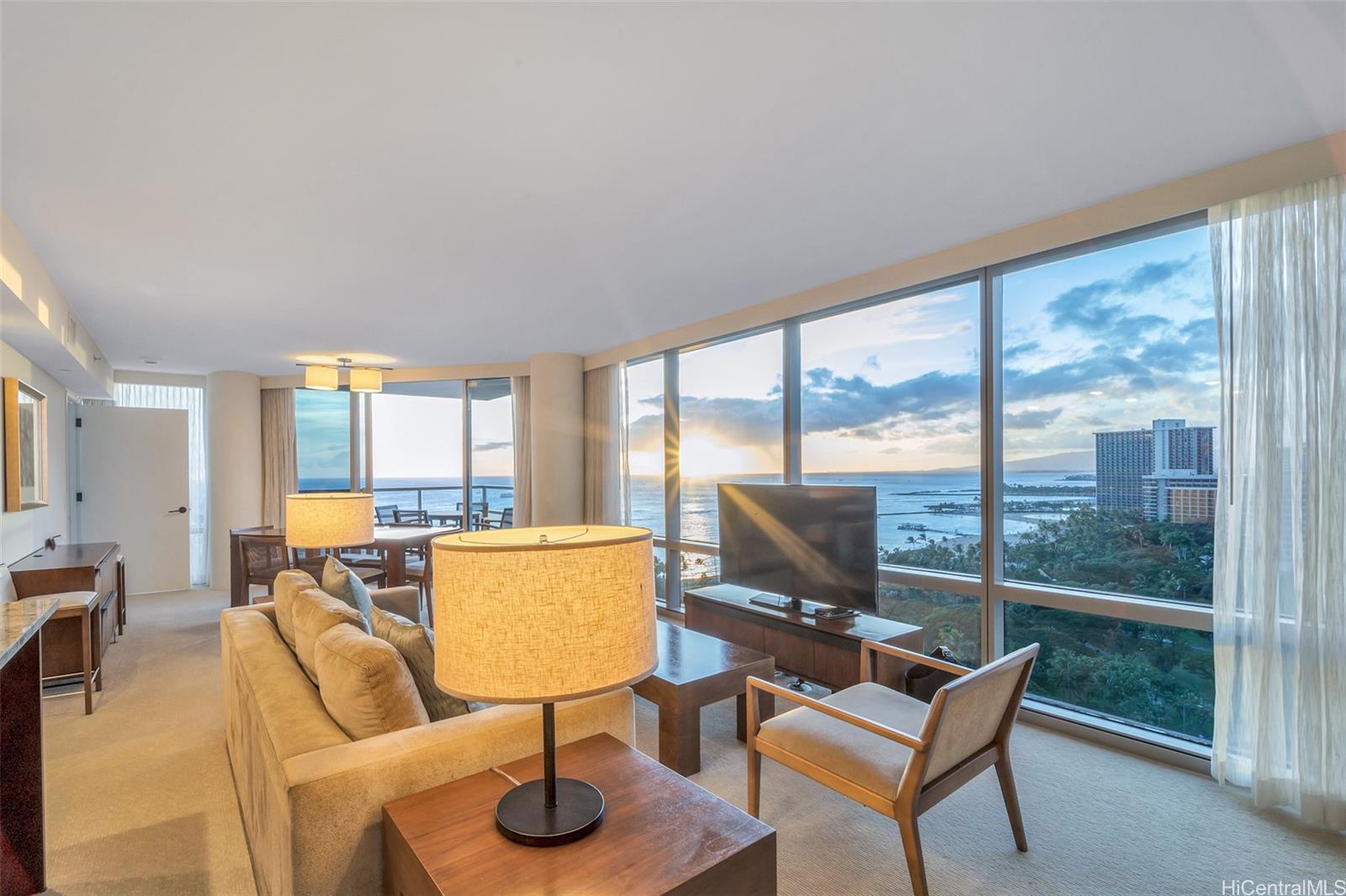 223 Saratoga Road #2019, Honolulu, HI 96815