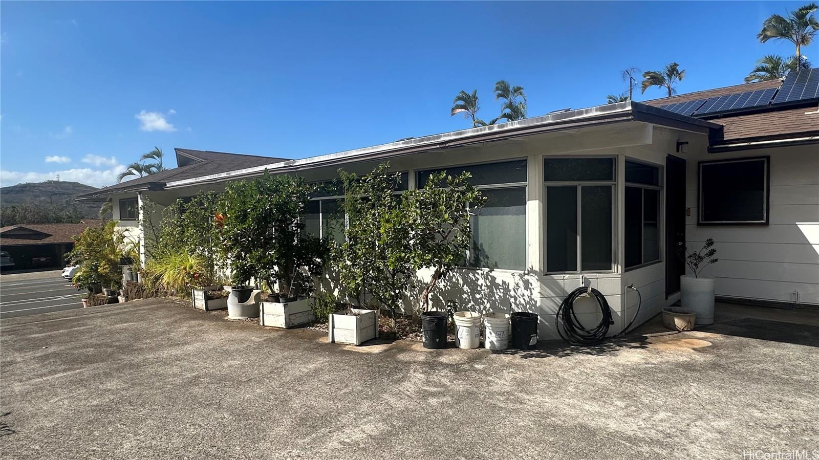 1257 Ala Napunani Street Honolulu, HI 96818