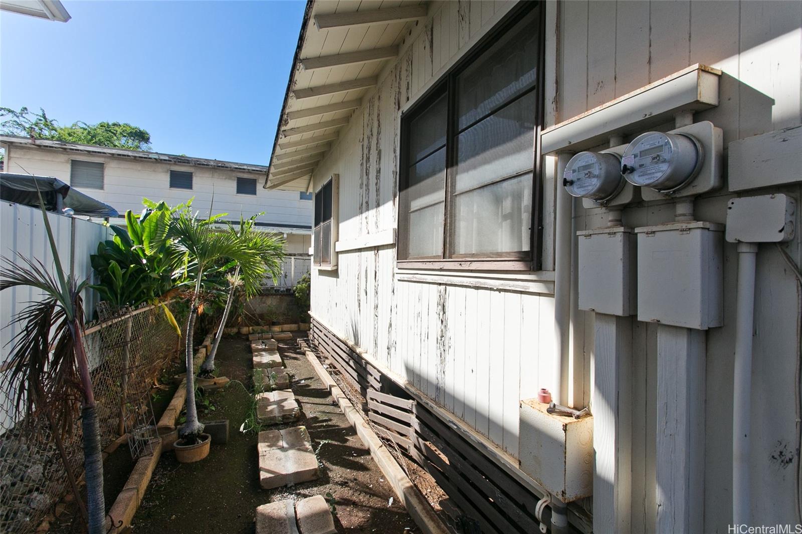 3403 Kanaina Avenue Honolulu, HI 96815