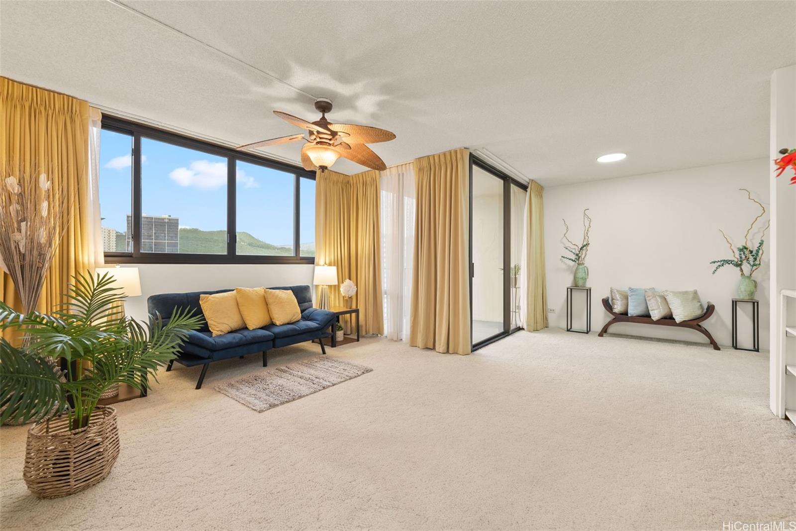 1571 Piikoi Street #1506, Honolulu, HI 96822