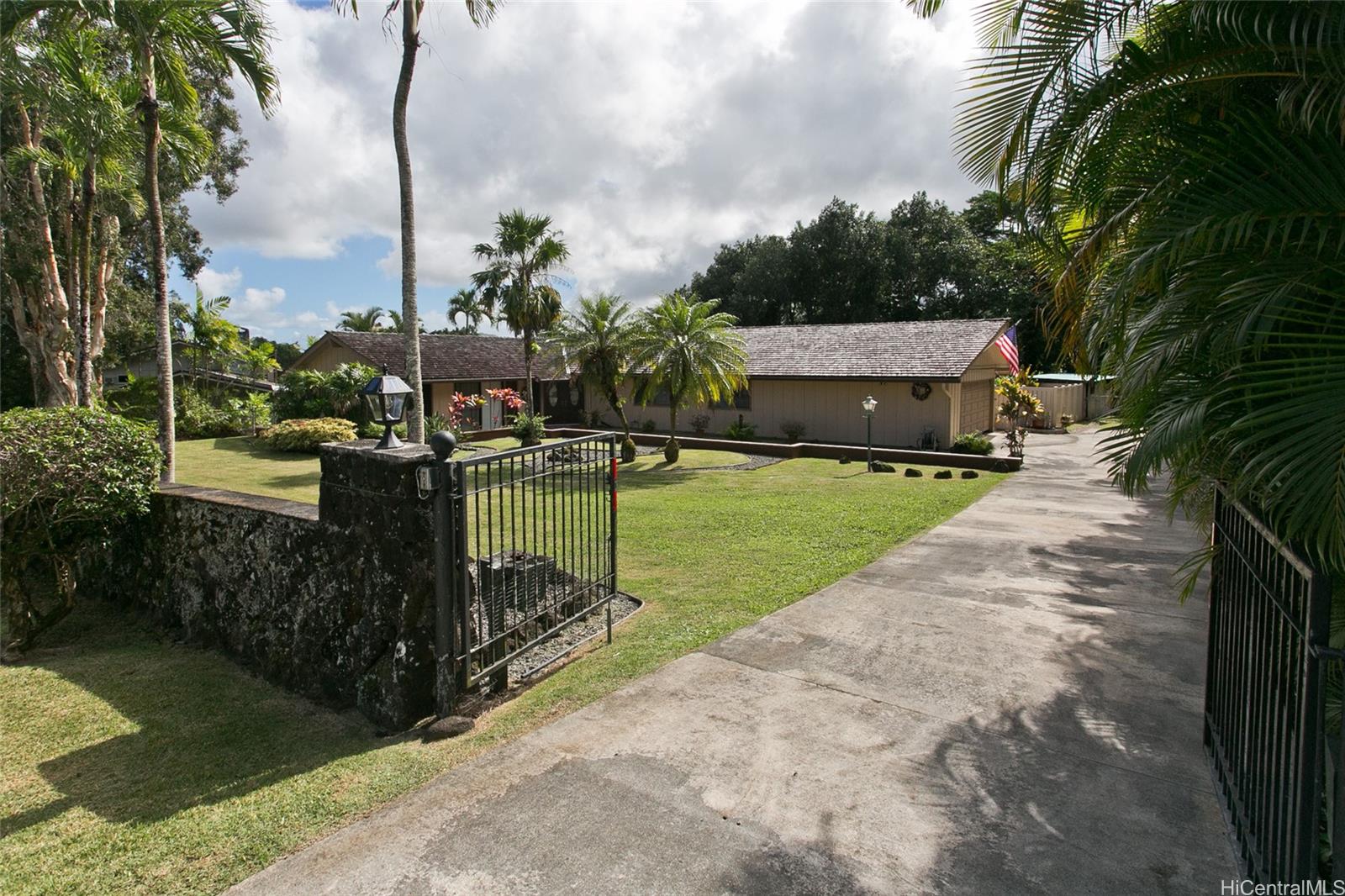 46-464 Haiku Plantations Drive Kaneohe, HI 96744