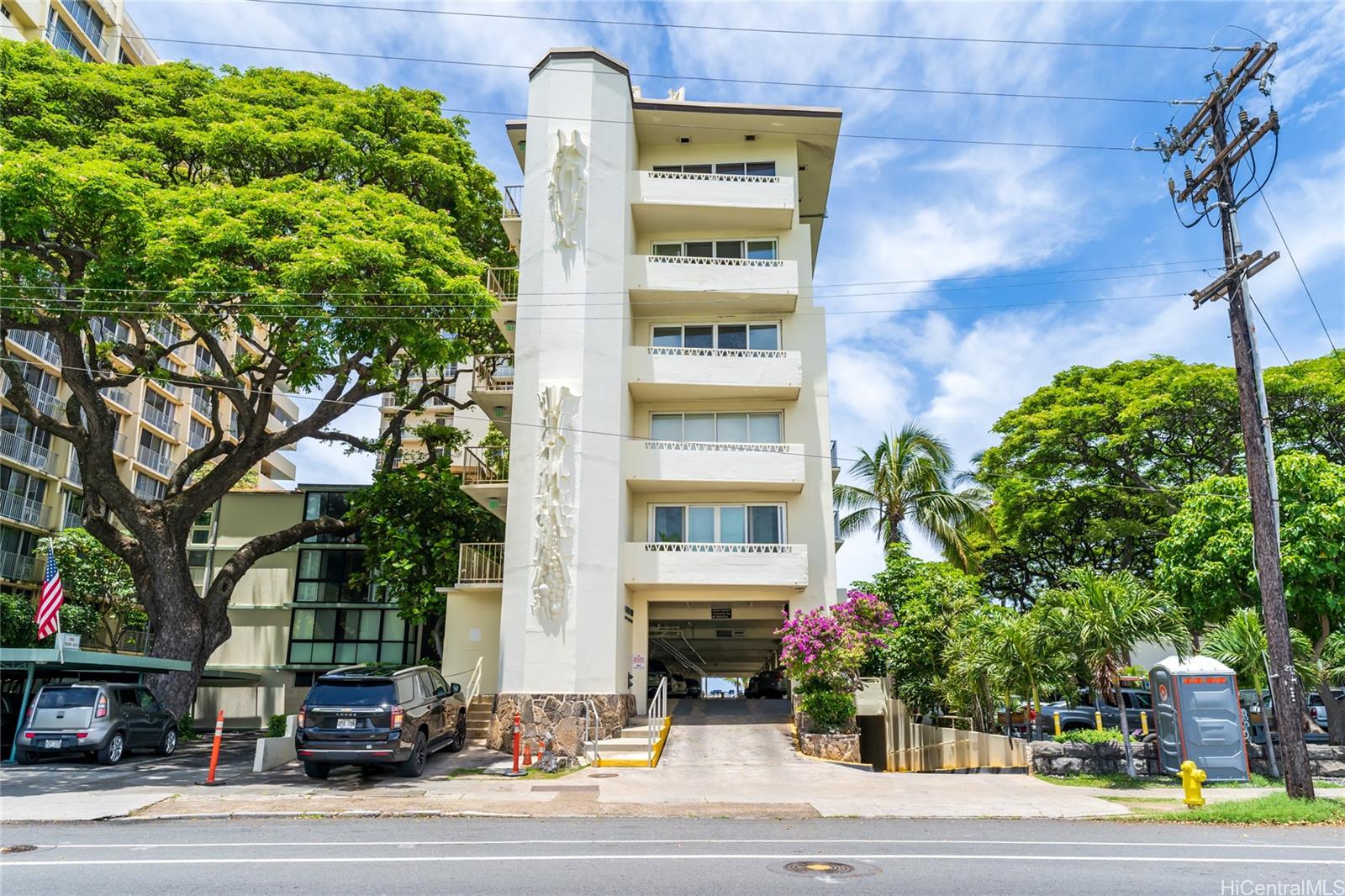 2937 Kalakaua Avenue #53, Honolulu, HI 96815