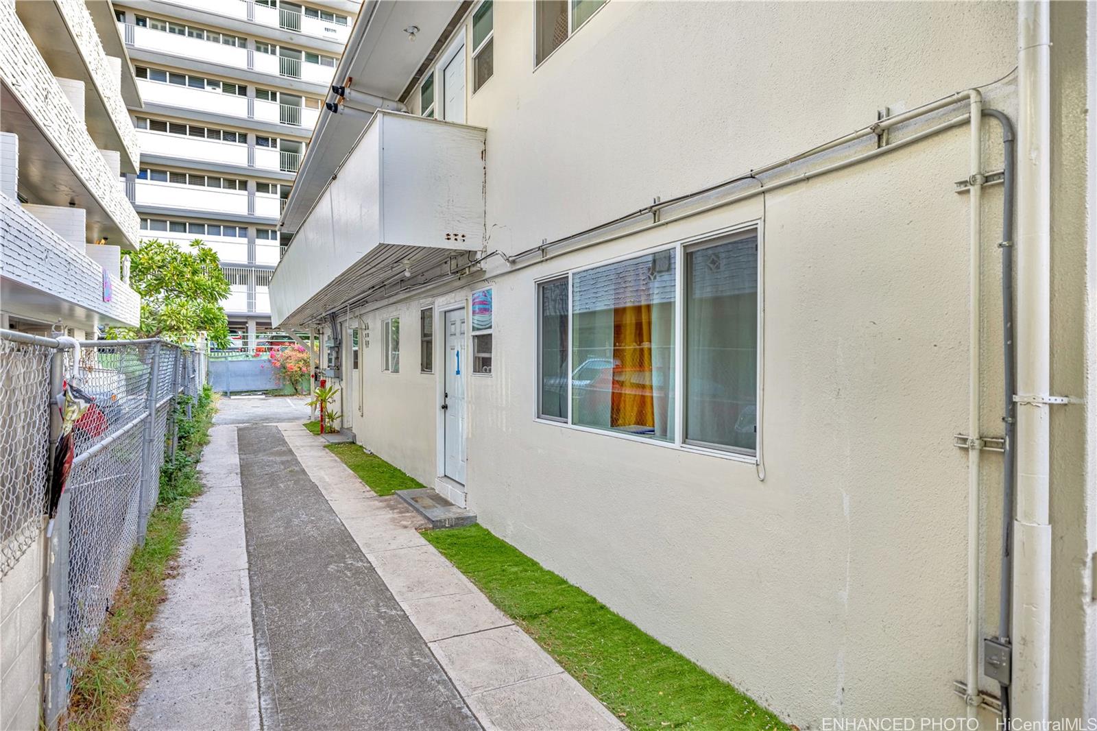 448 Kuamoo Street Honolulu, HI 96815