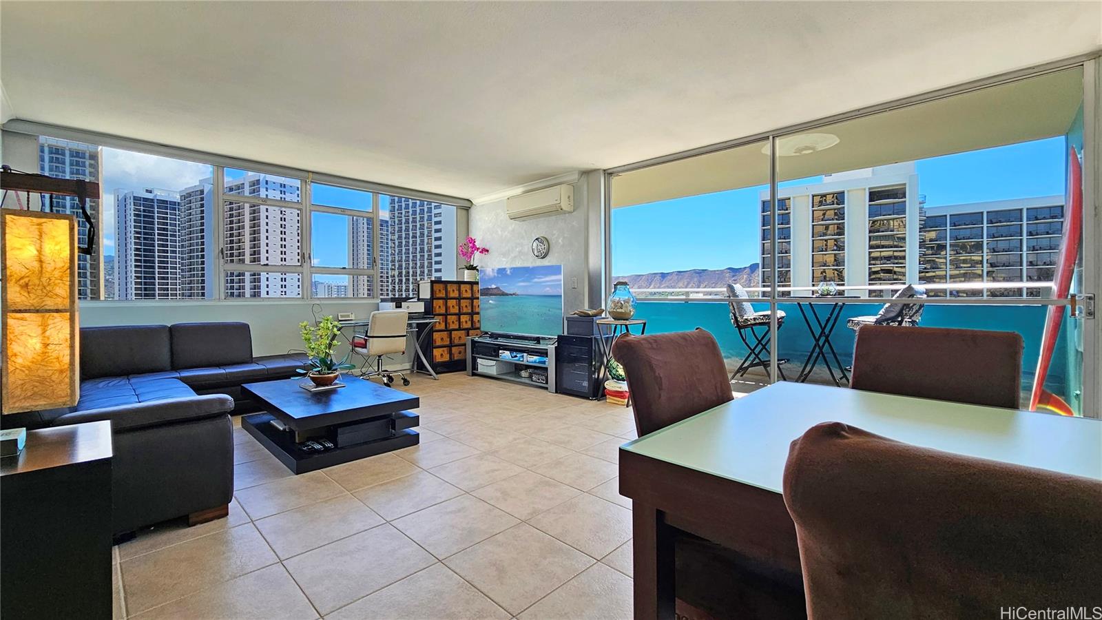 2500 Kalakaua Avenue #2004, Honolulu, HI 96815