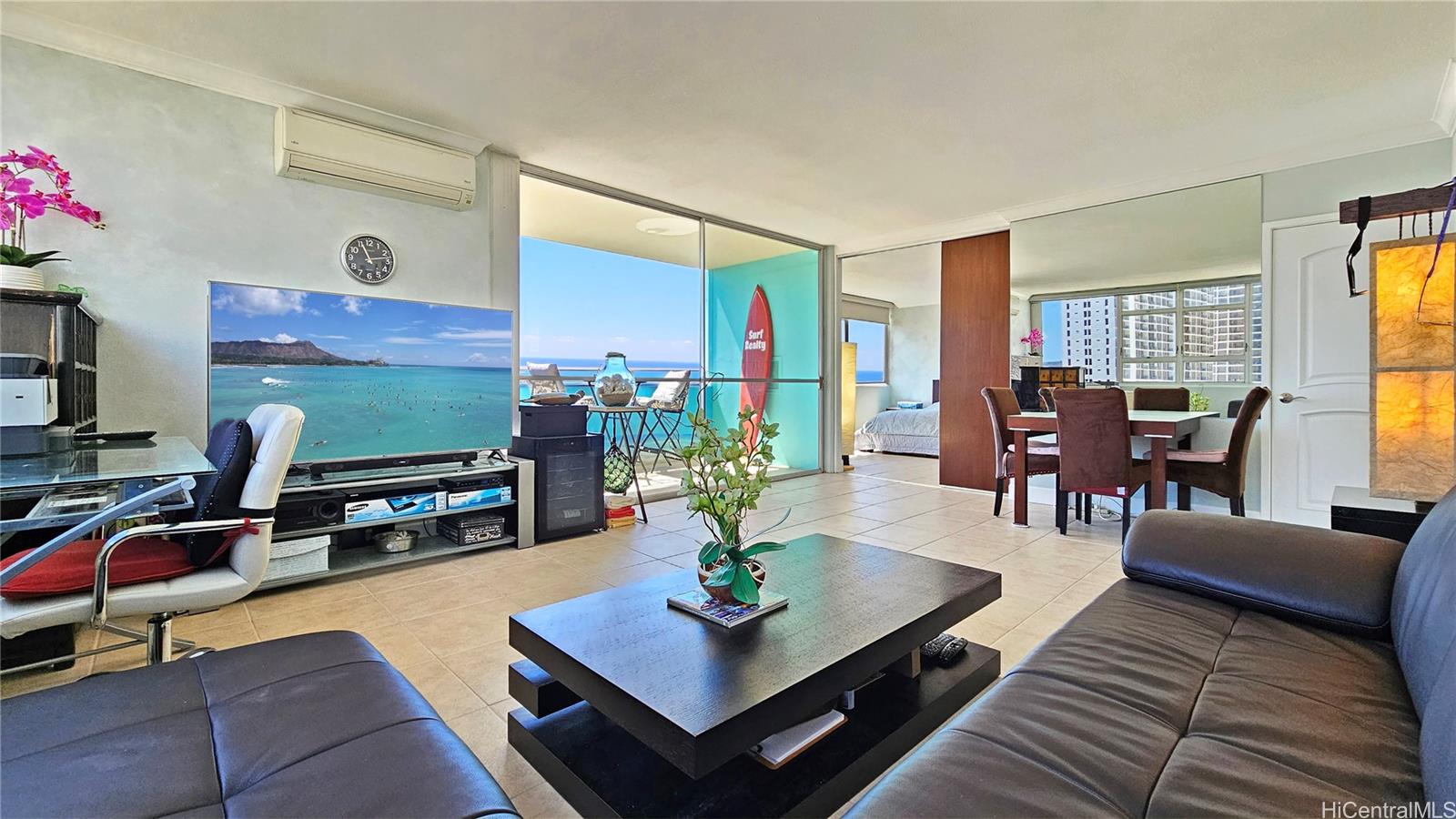 2500 Kalakaua Avenue #2004, Honolulu, HI 96815